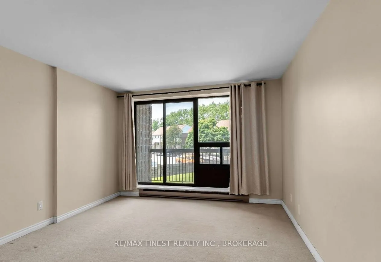 17 Eldon Hall Place, #212