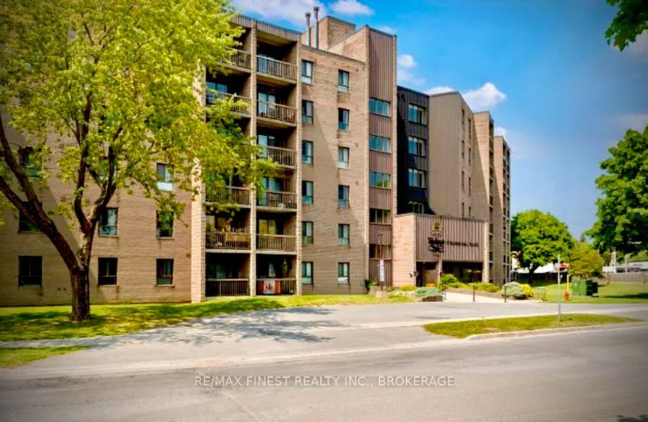 17 Eldon Hall Place, #212