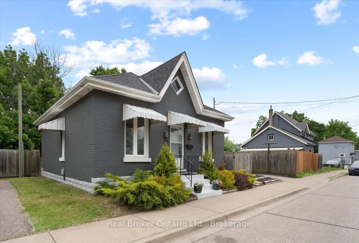 24 Rose Avenue