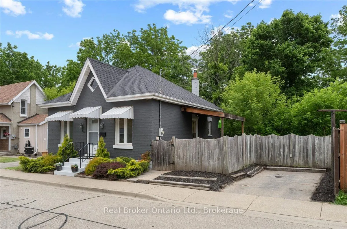 24 Rose Avenue