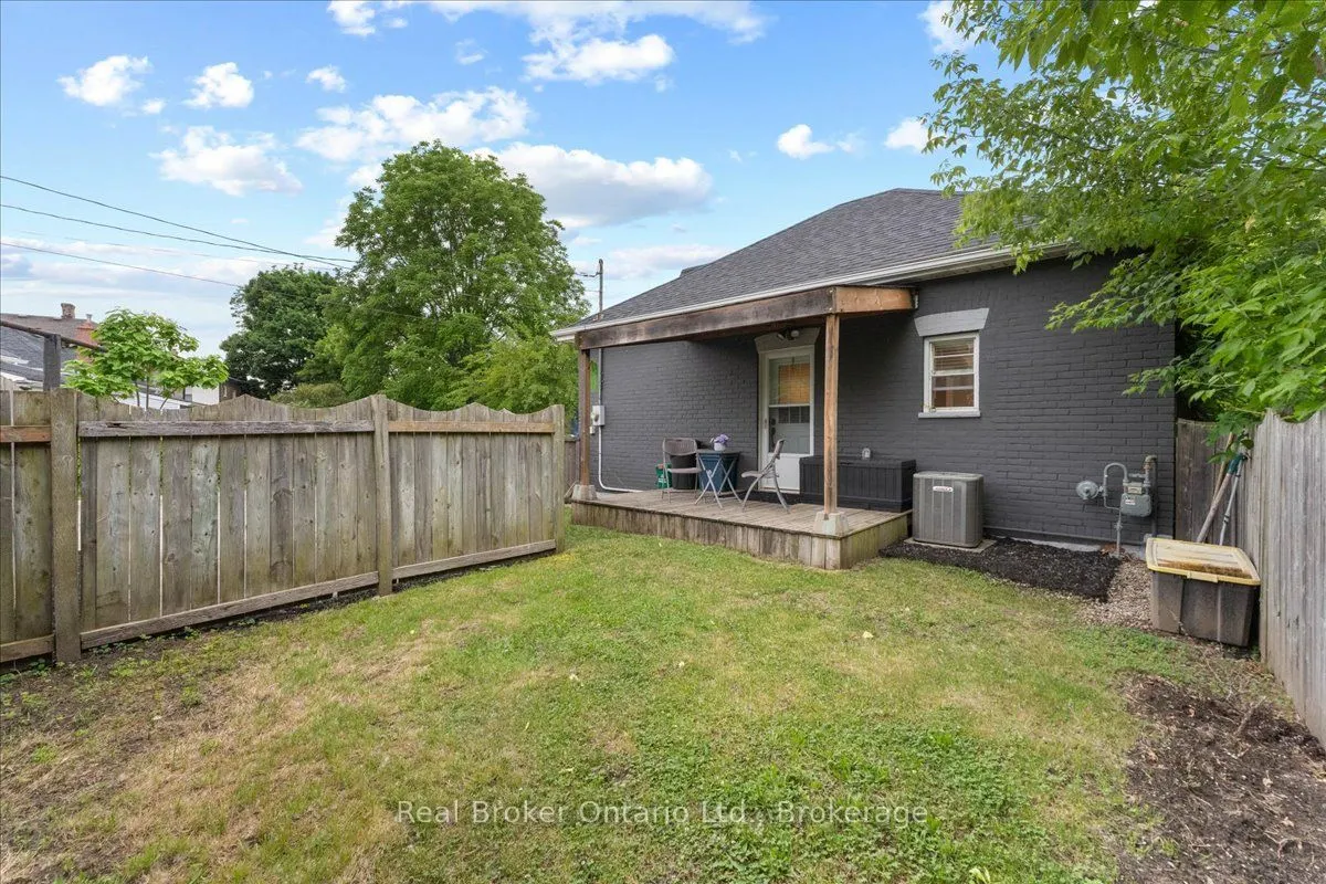 24 Rose Avenue