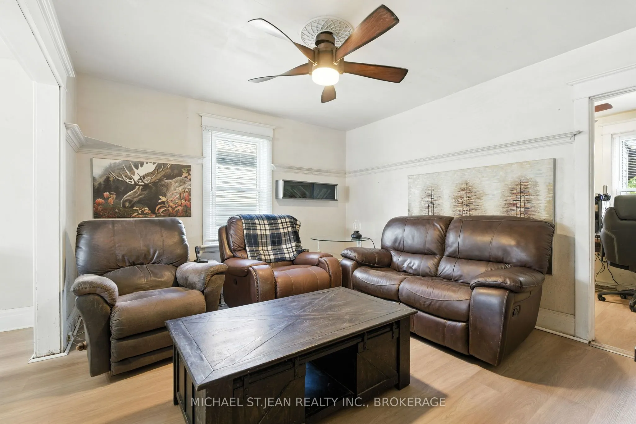 98 Tuxedo Avenue N