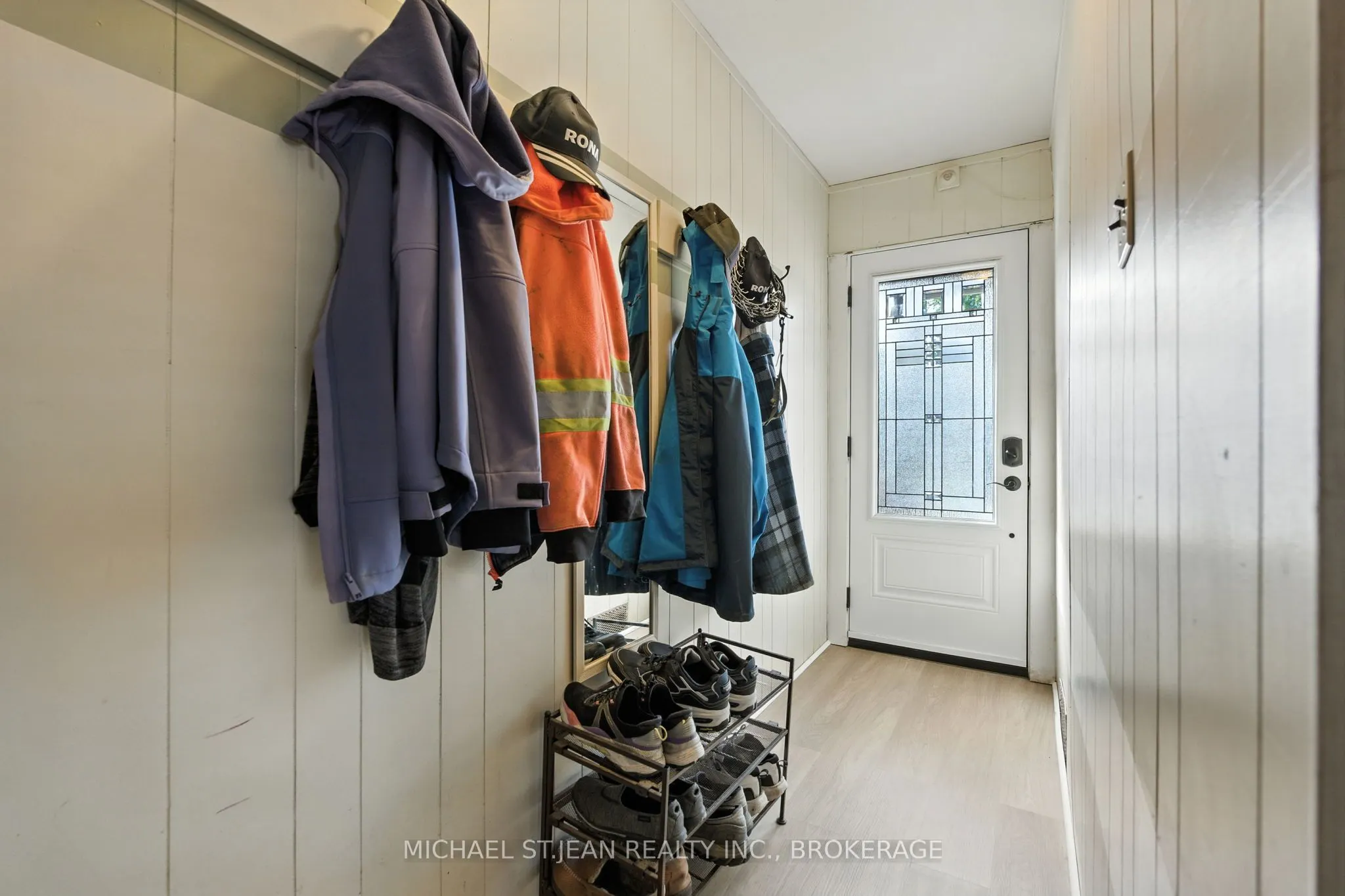 98 Tuxedo Avenue N
