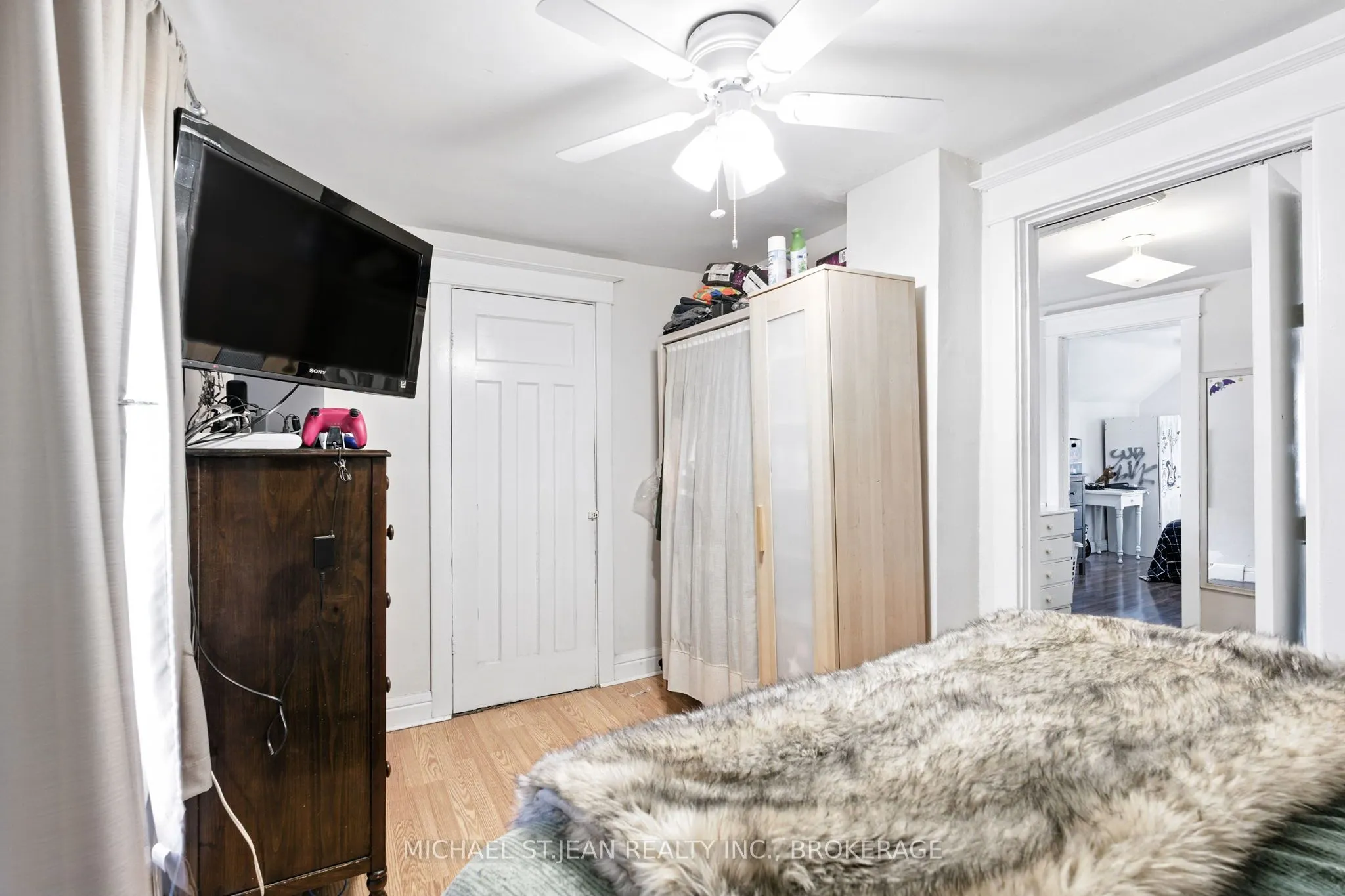 98 Tuxedo Avenue N