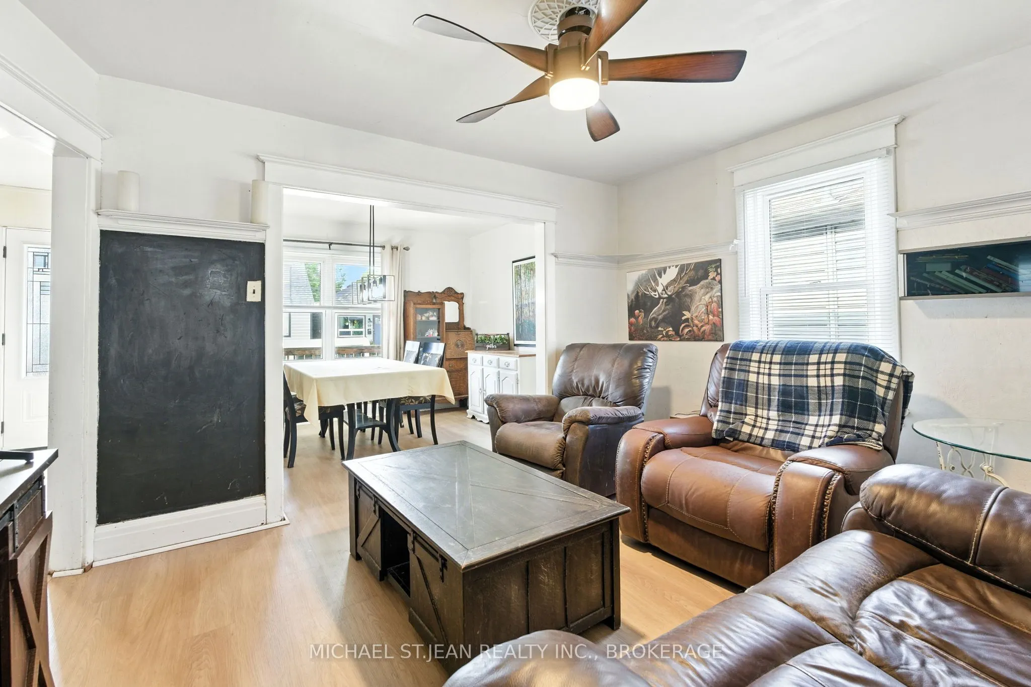 98 Tuxedo Avenue N