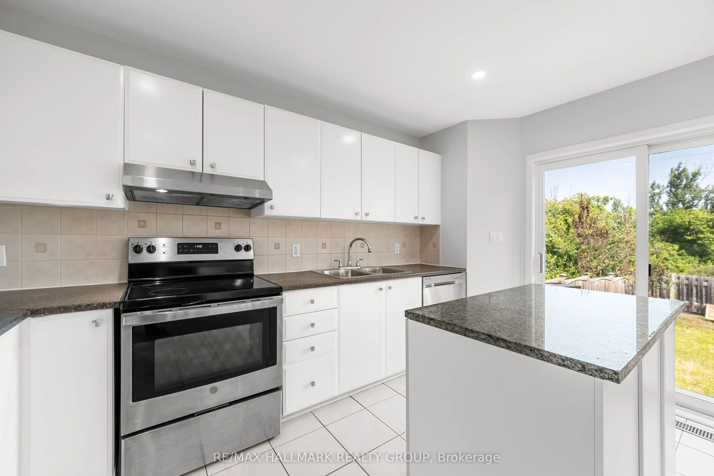 1146 Halton Terrace