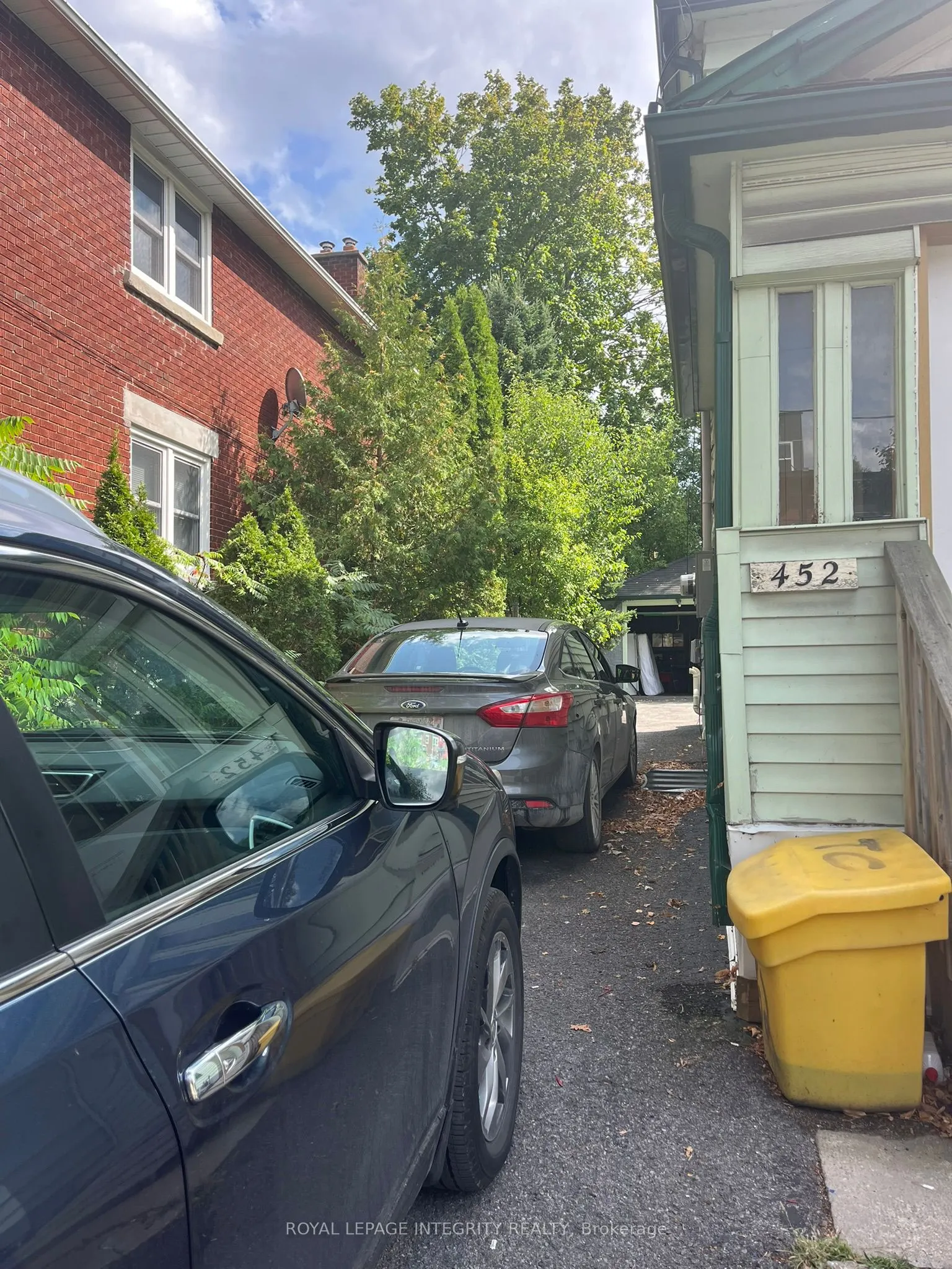452-454 Sunnyside Avenue