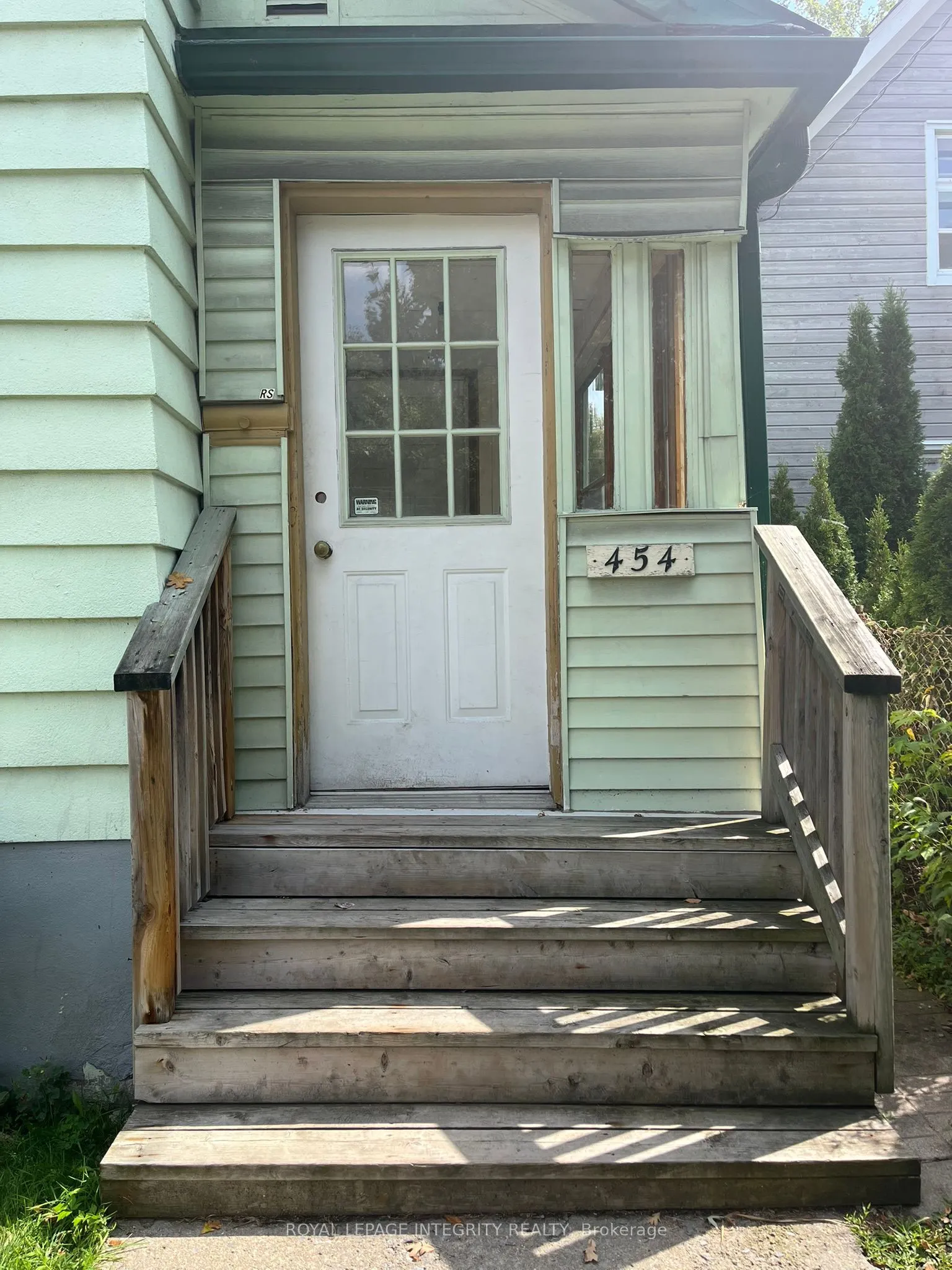 452-454 Sunnyside Avenue