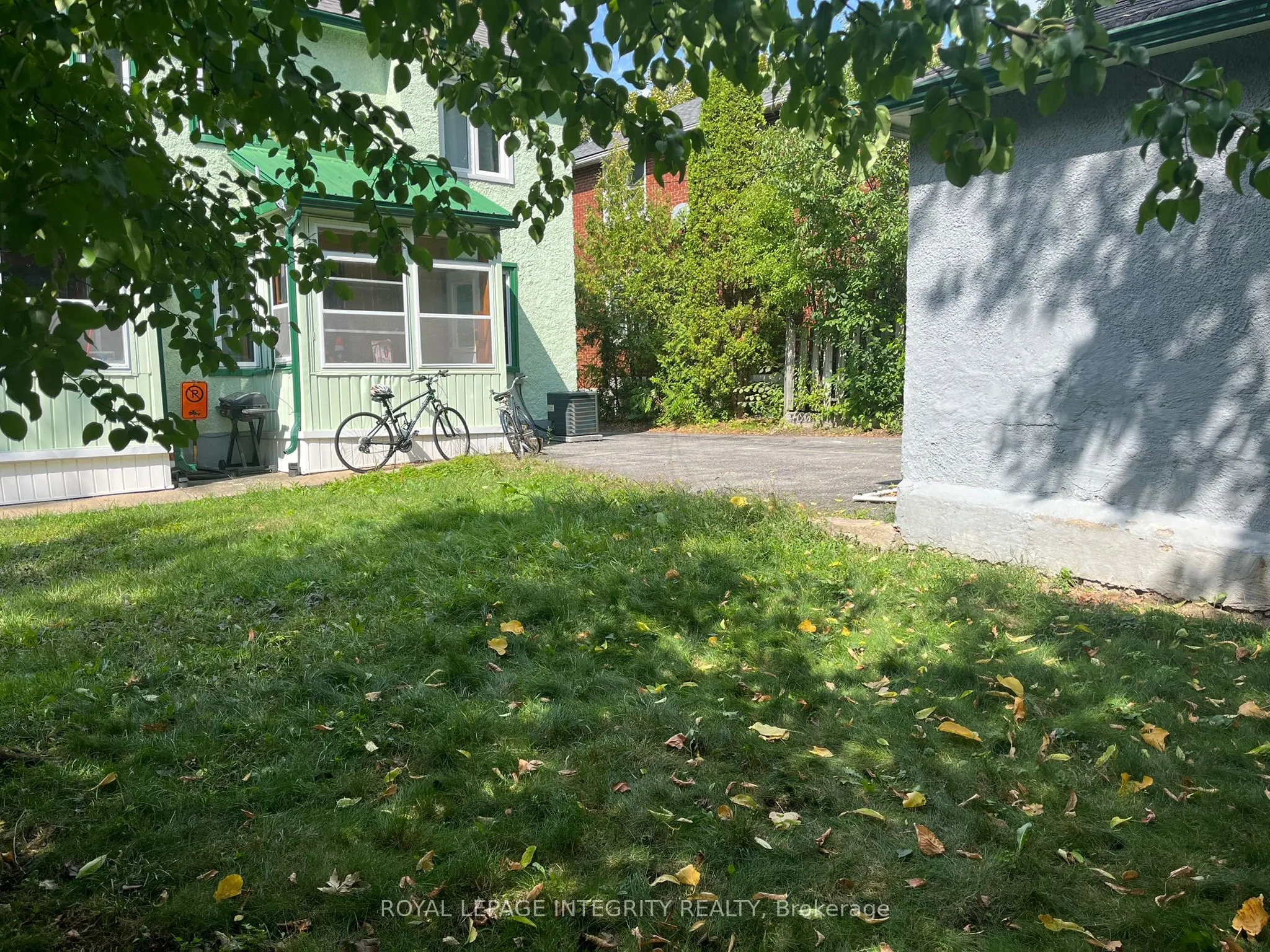 452-454 Sunnyside Avenue