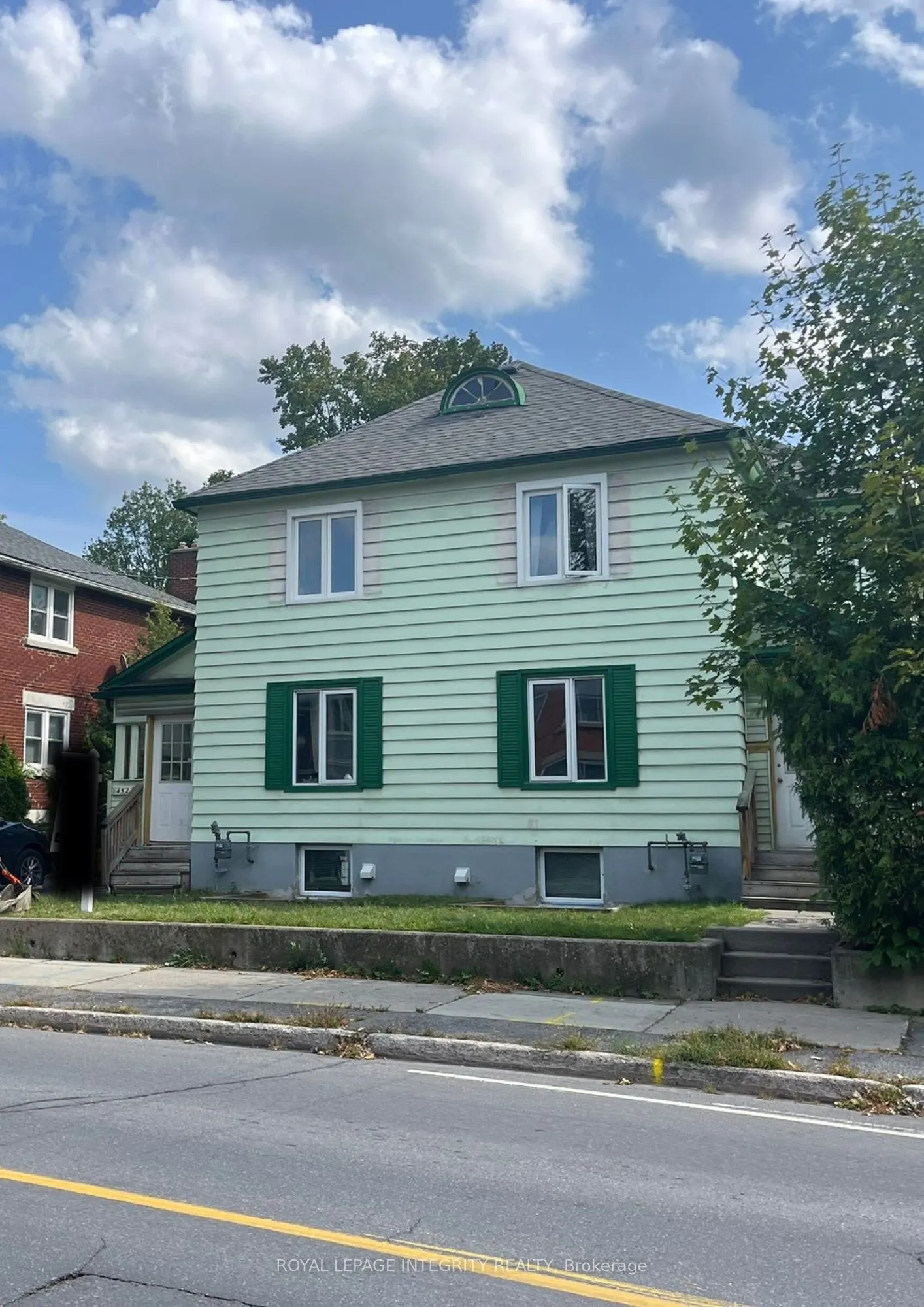 452-454 Sunnyside Avenue