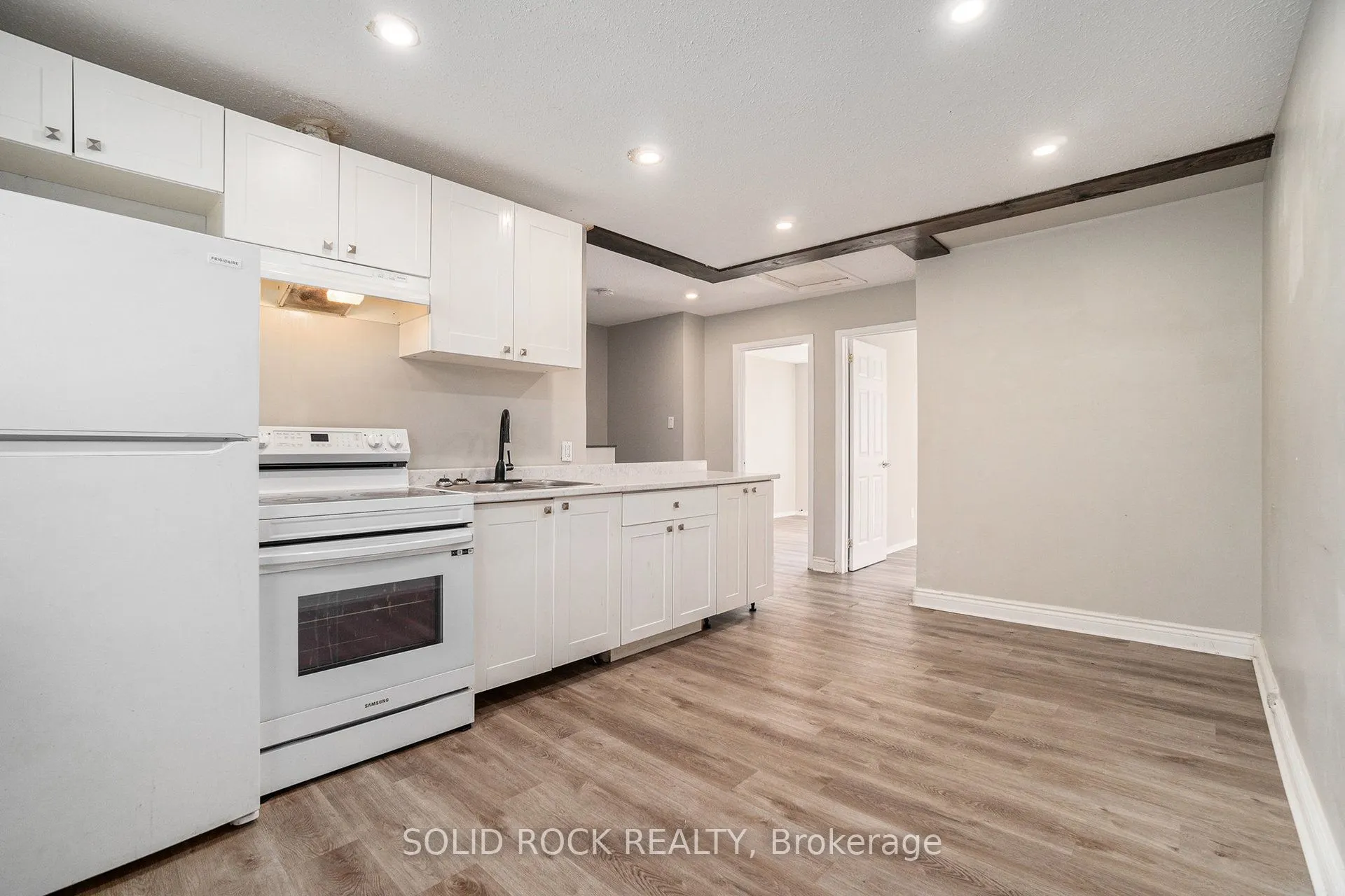 1432 Leigh Crescent