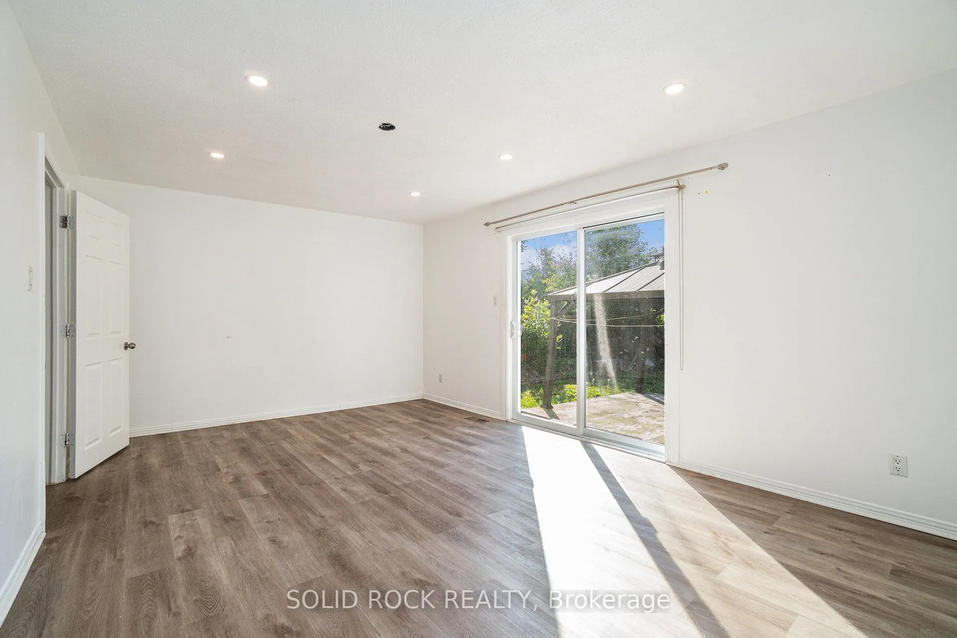 1432 Leigh Crescent