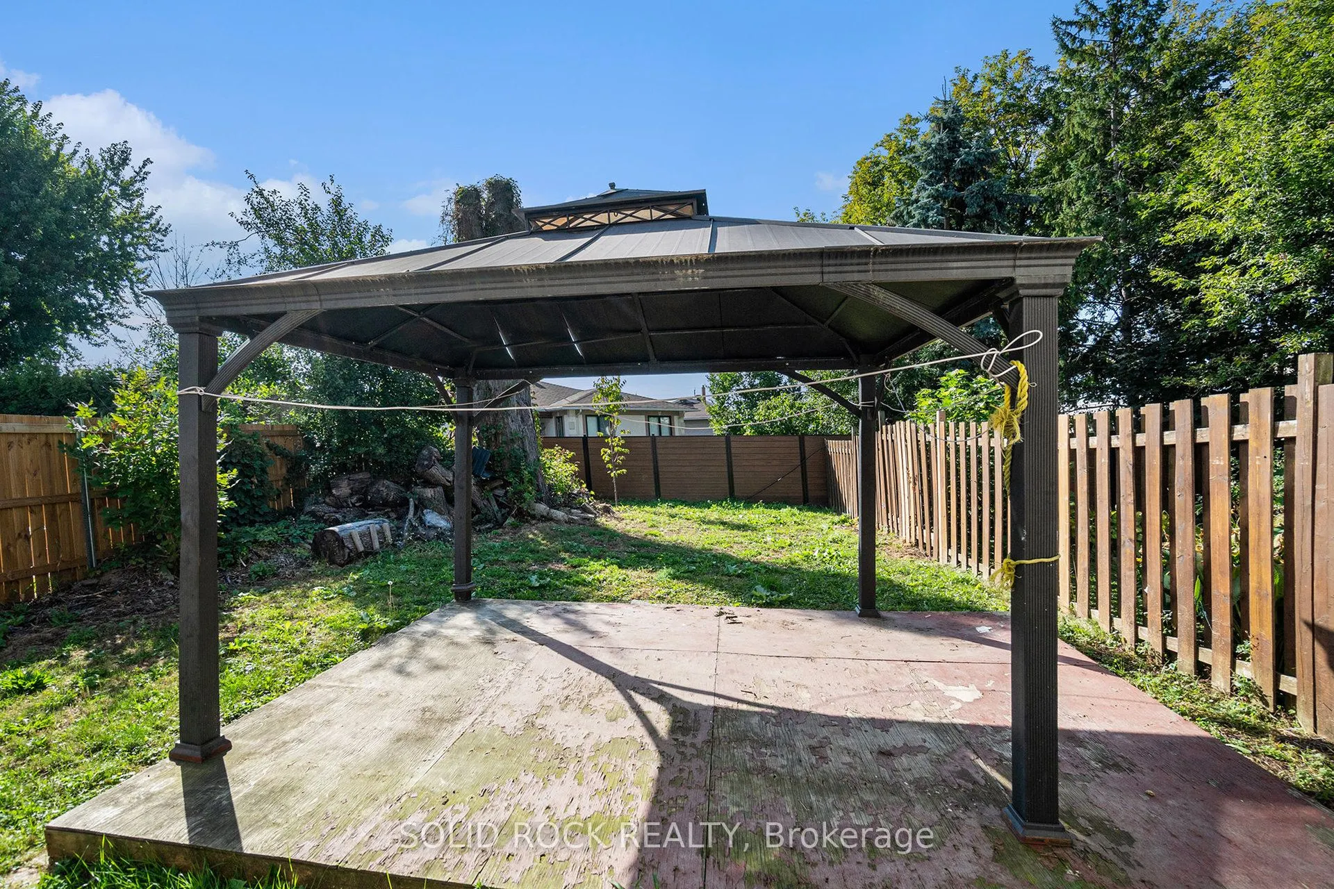 1432 Leigh Crescent