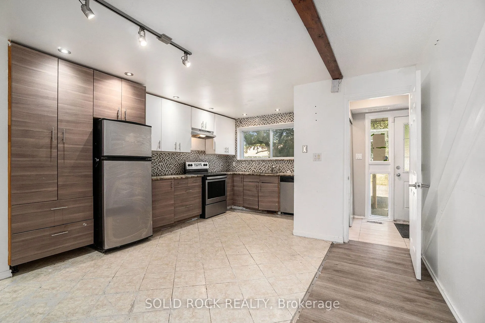 1432 Leigh Crescent