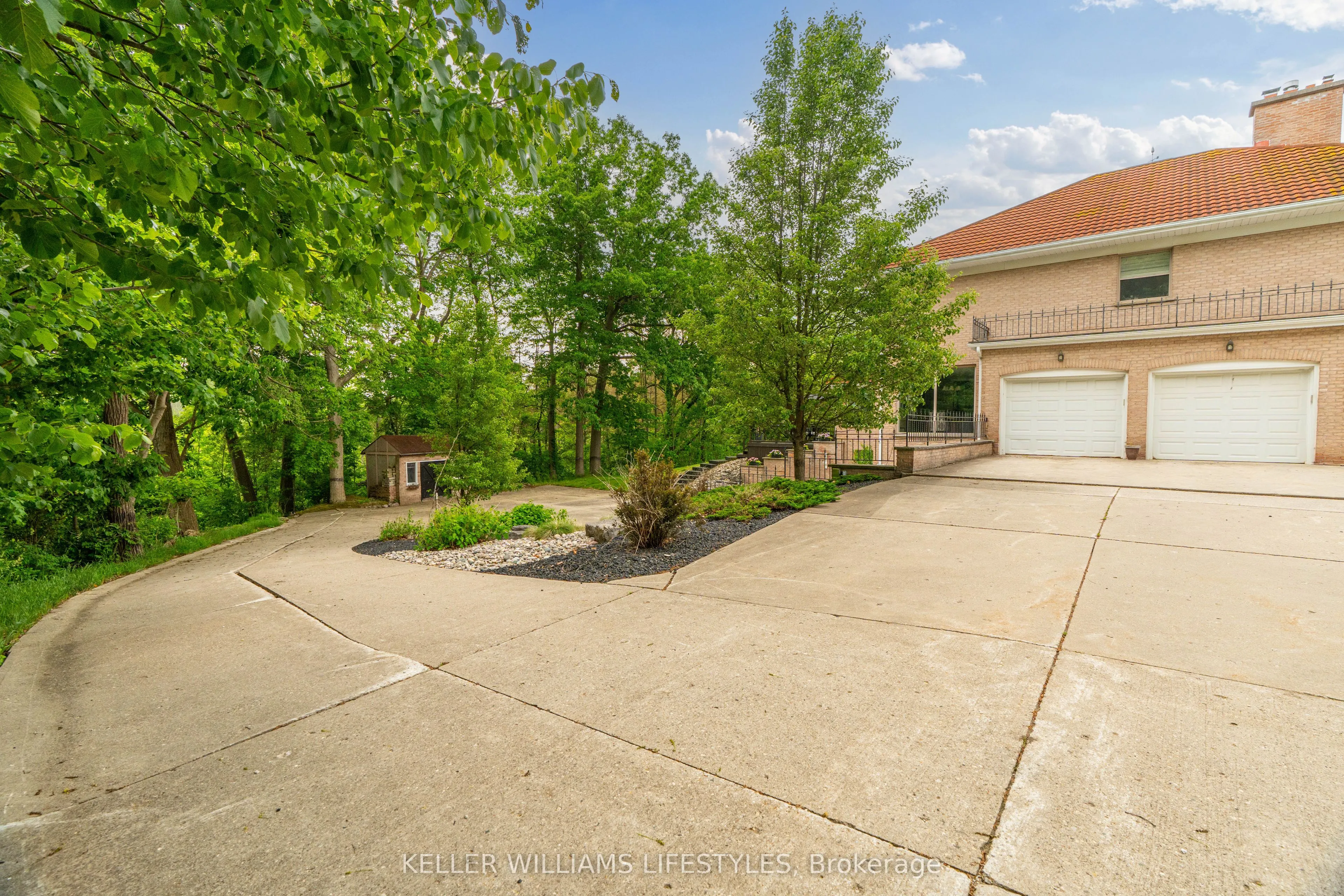 262 Pinetree Lane