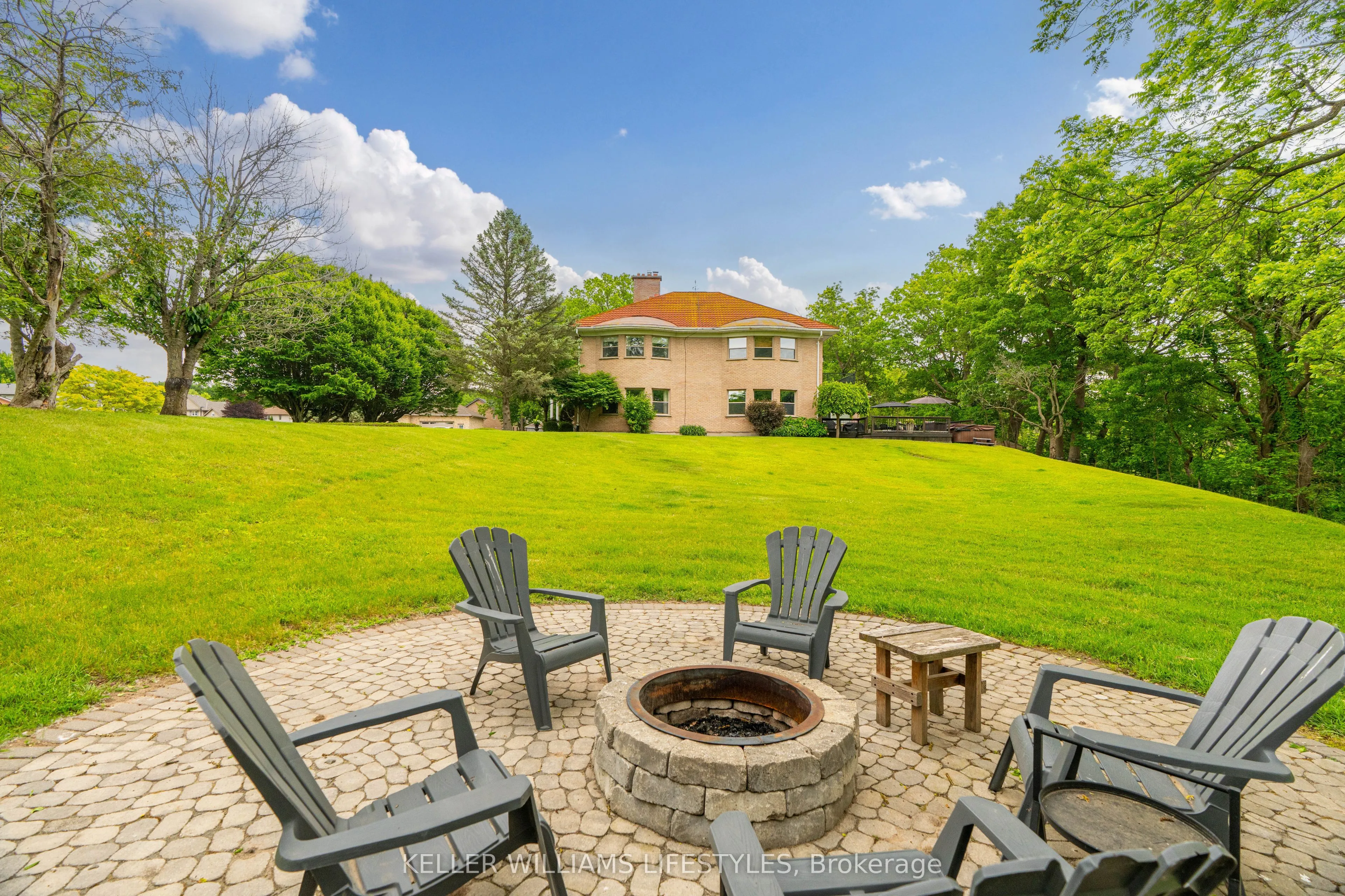 262 Pinetree Lane
