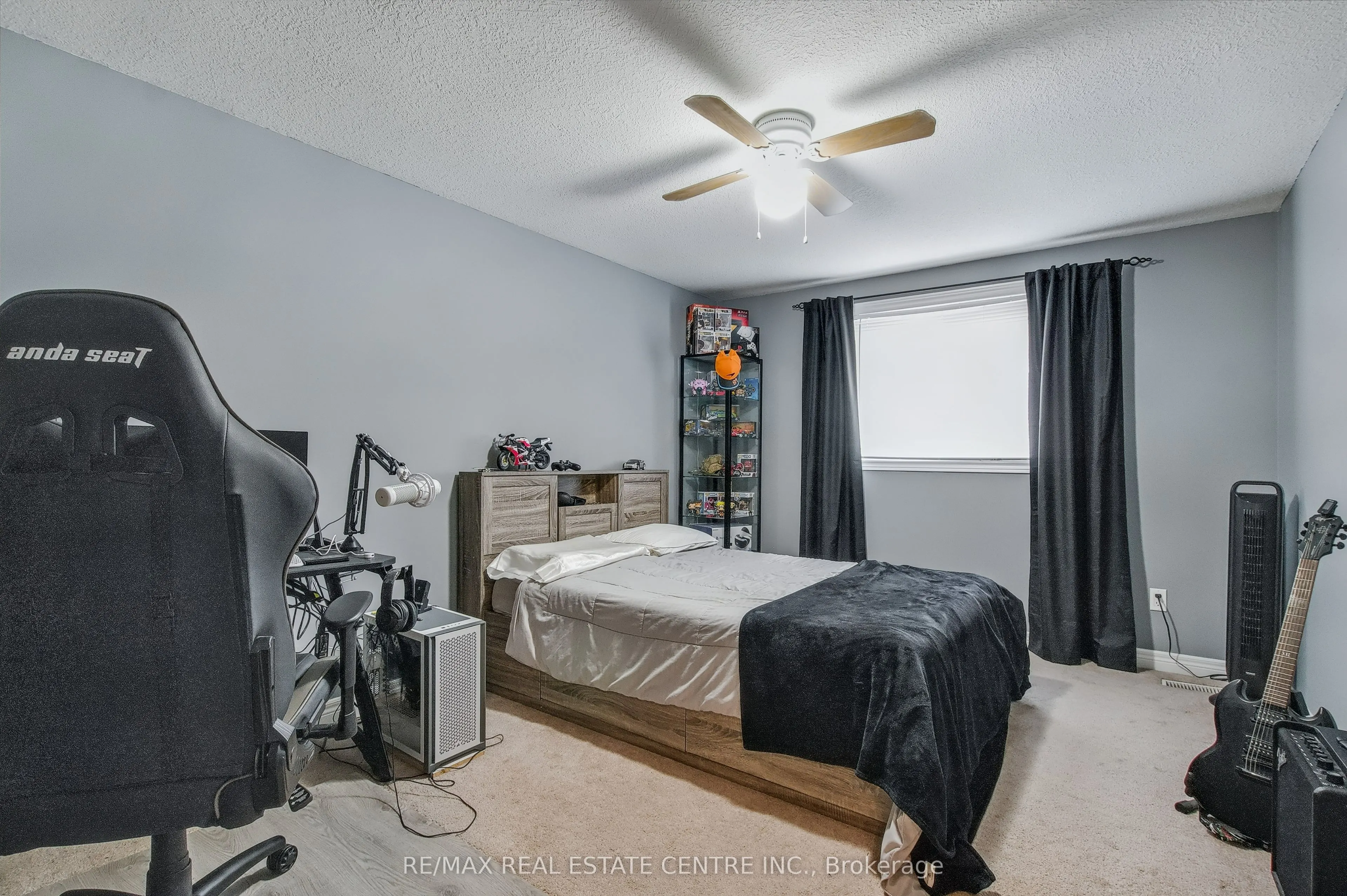 194 Hollyridge Crescent