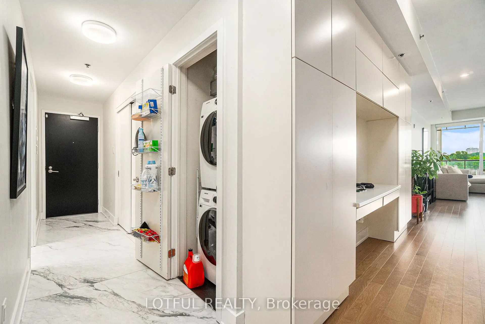 98 Richmond Road, #701