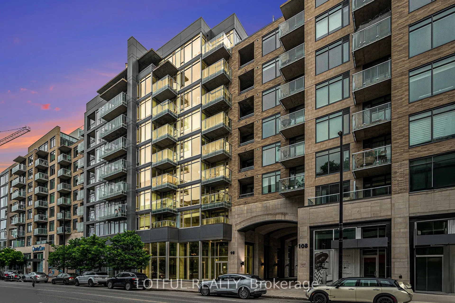 98 Richmond Road, #701