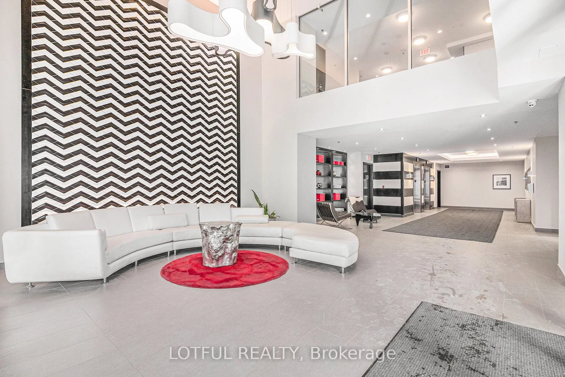 98 Richmond Road, #701
