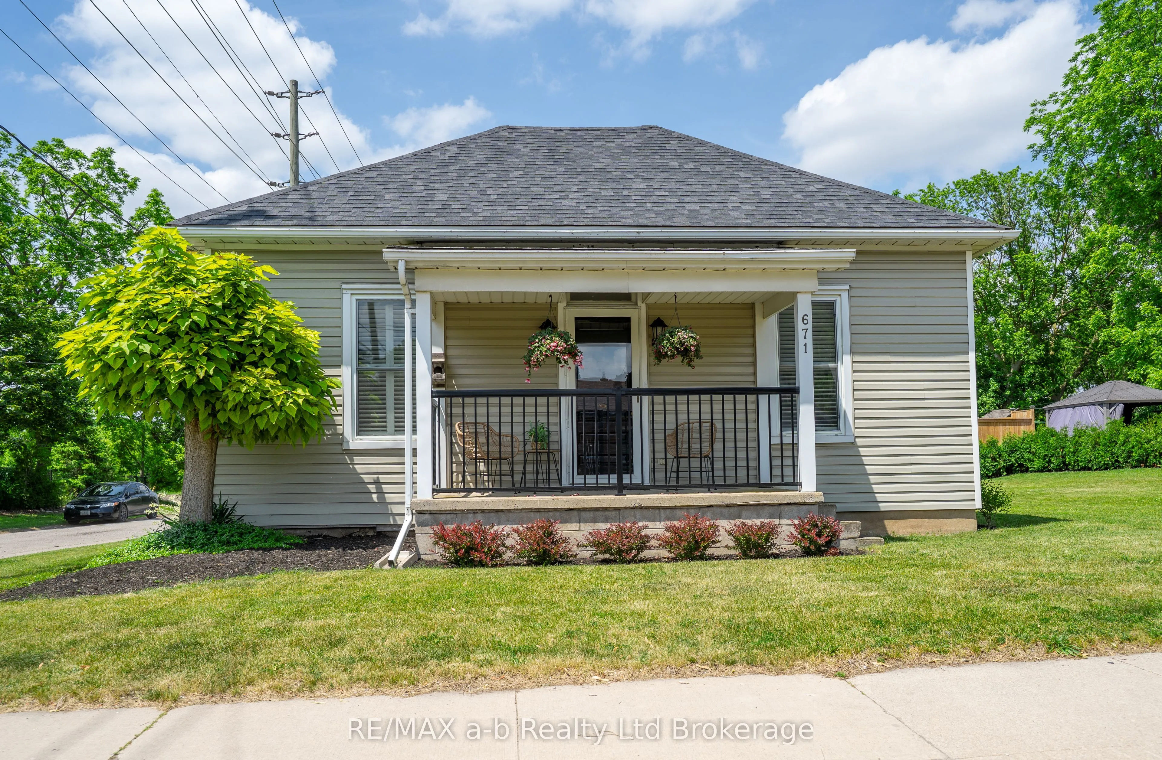 671 Henry Street
