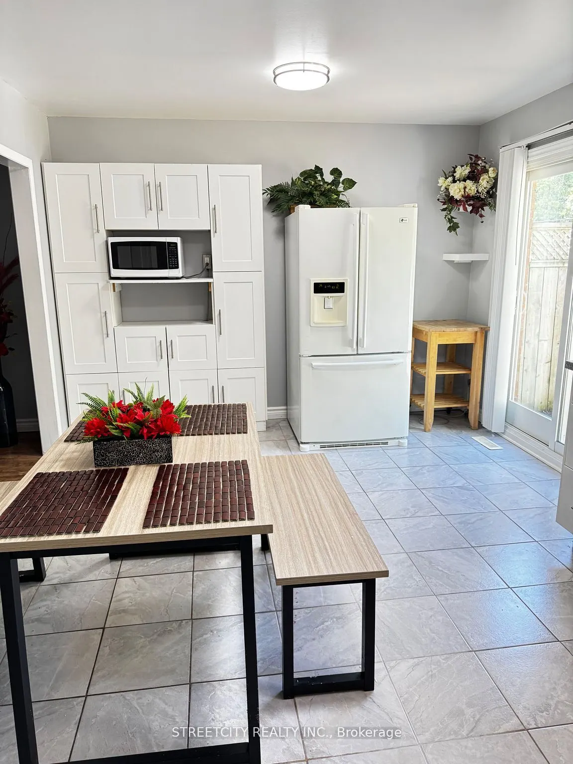 237 Homestead(Room) Crescent