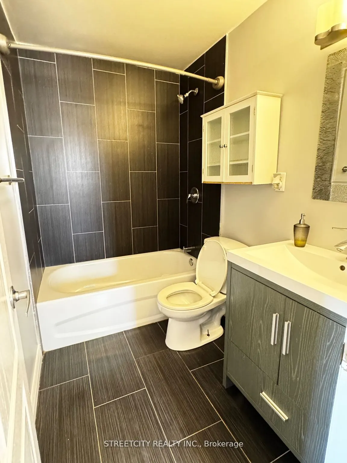 237 Homestead(Room) Crescent
