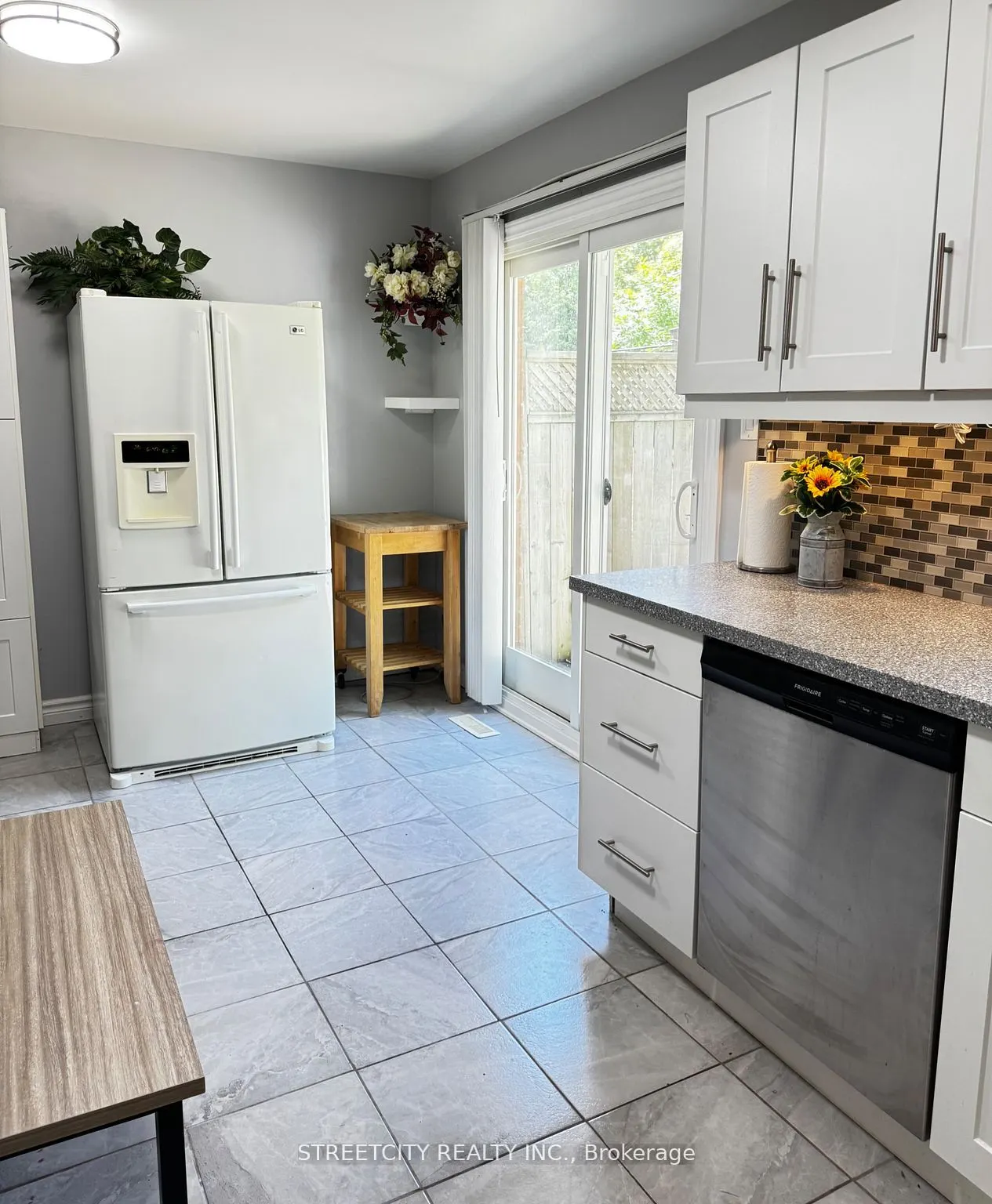 237 Homestead(Room) Crescent