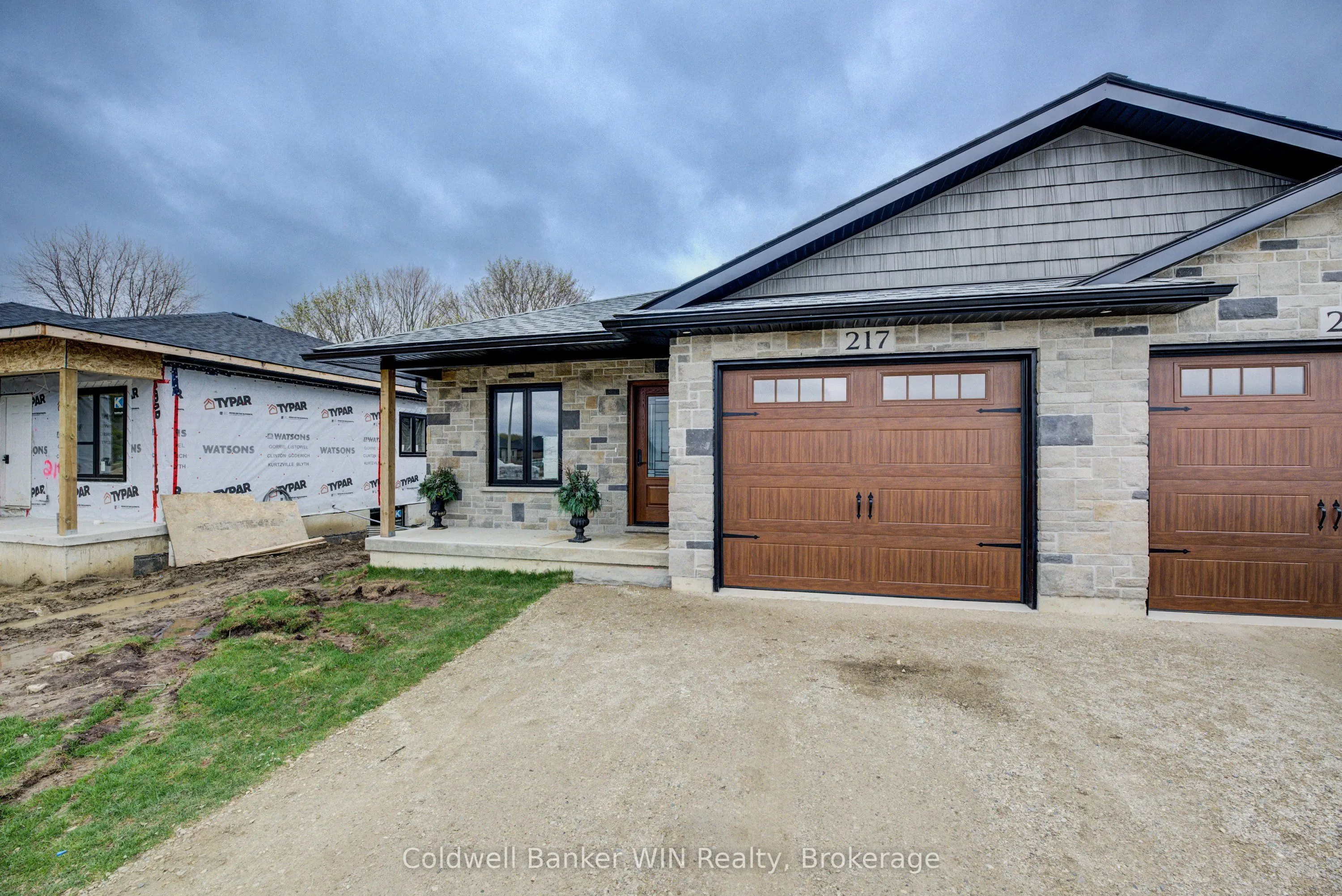 217 ELGIN Street