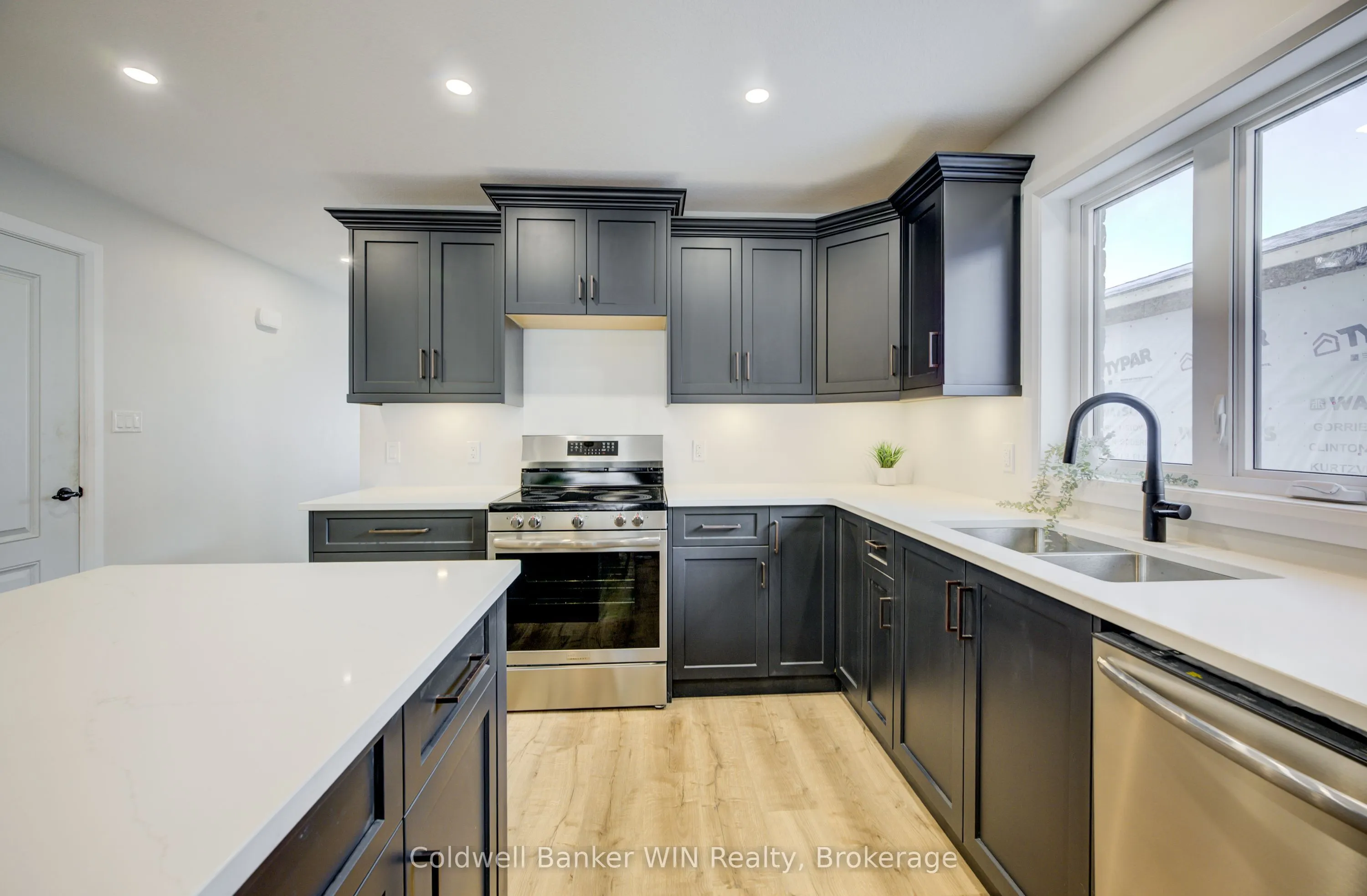217 ELGIN Street