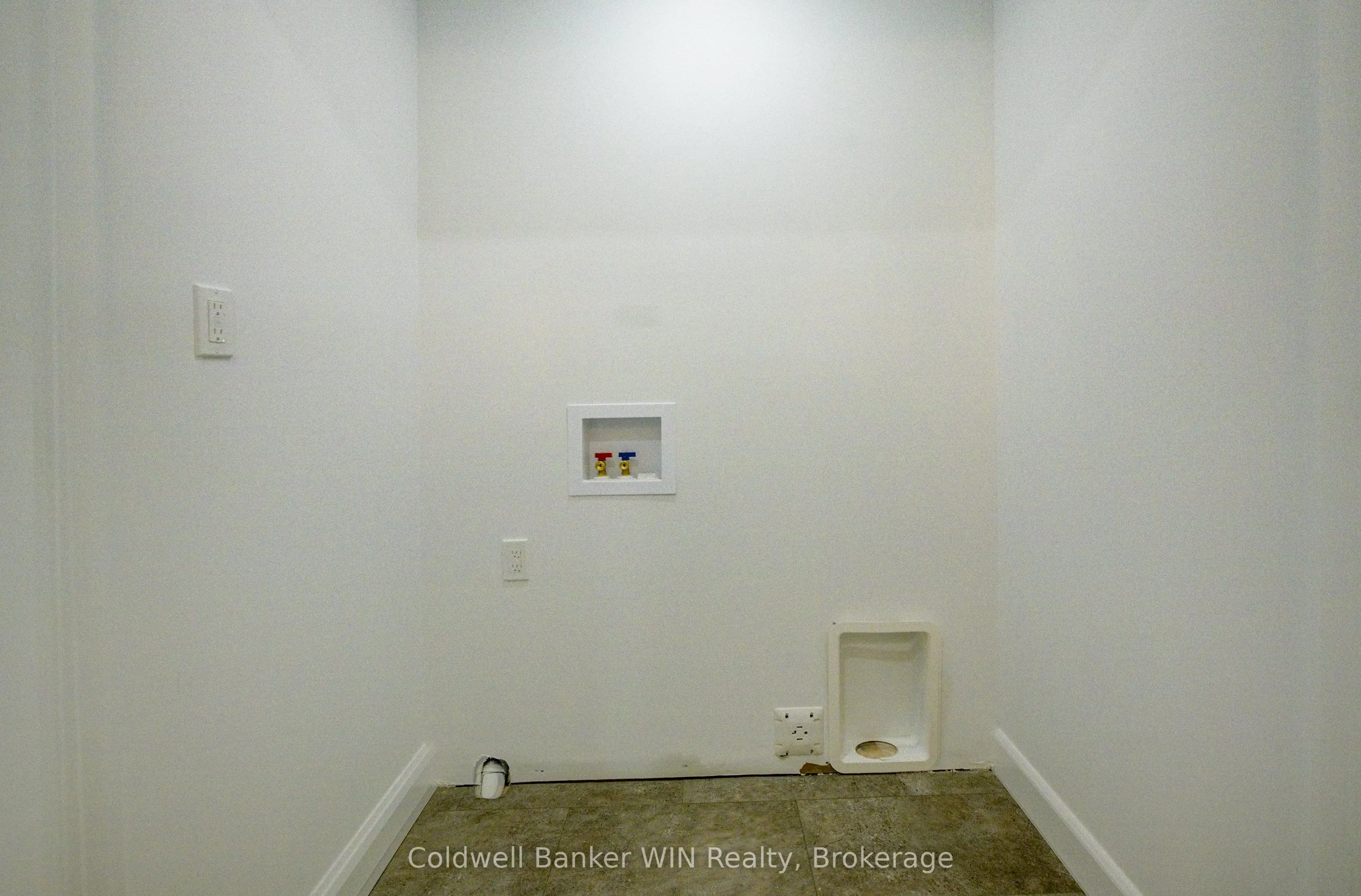 217 ELGIN Street