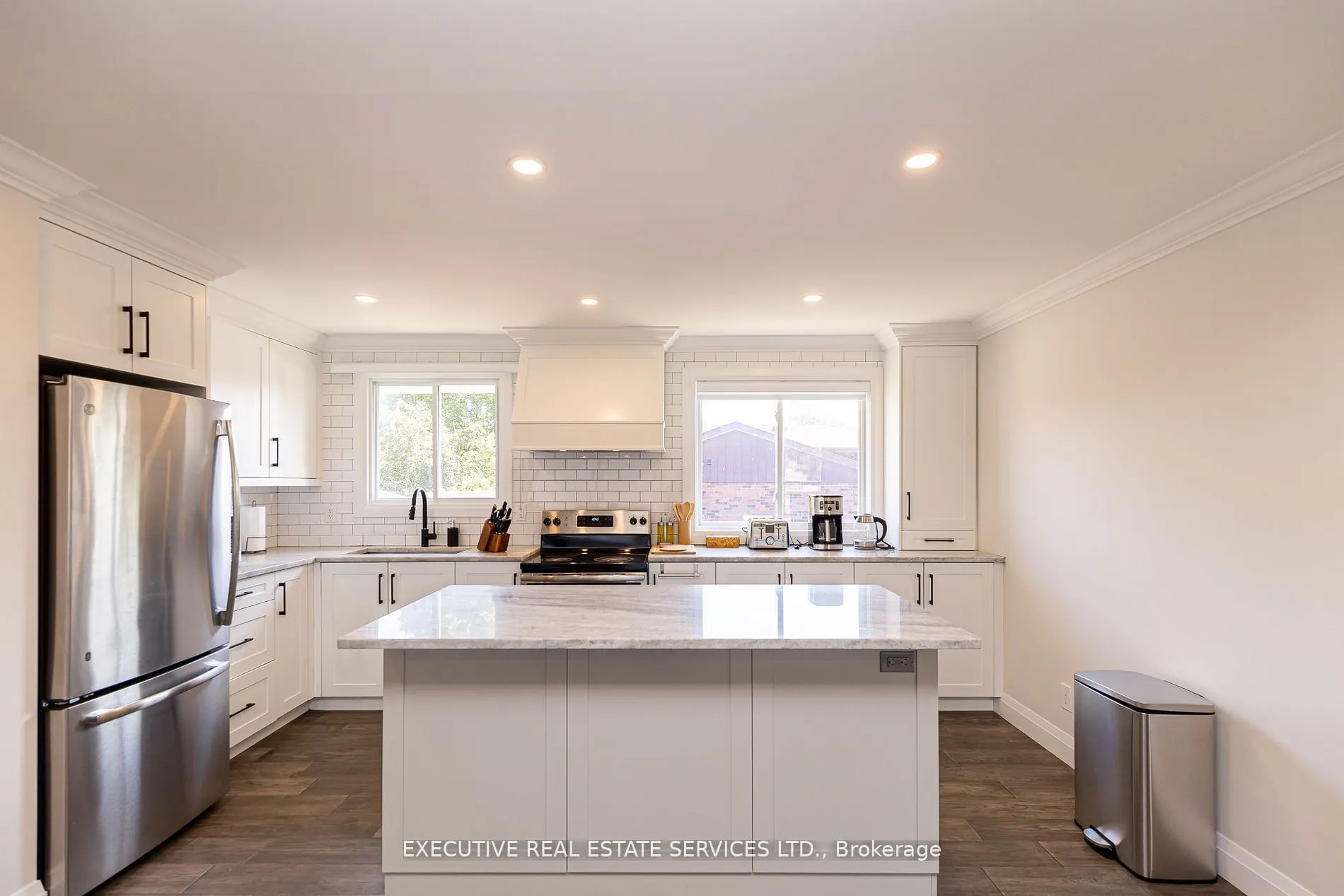 44 Woodsview Avenue