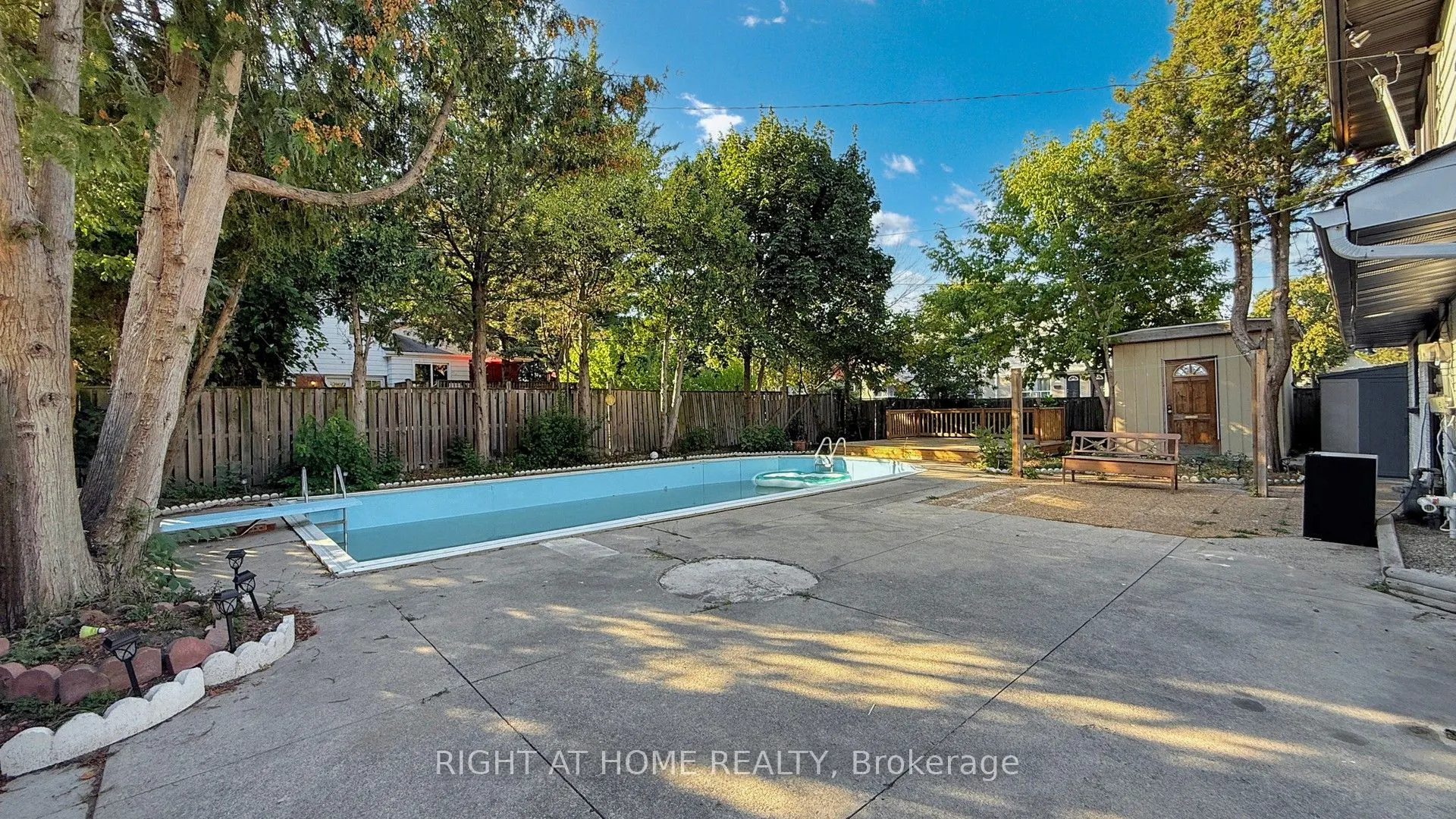 77 Elford Crescent