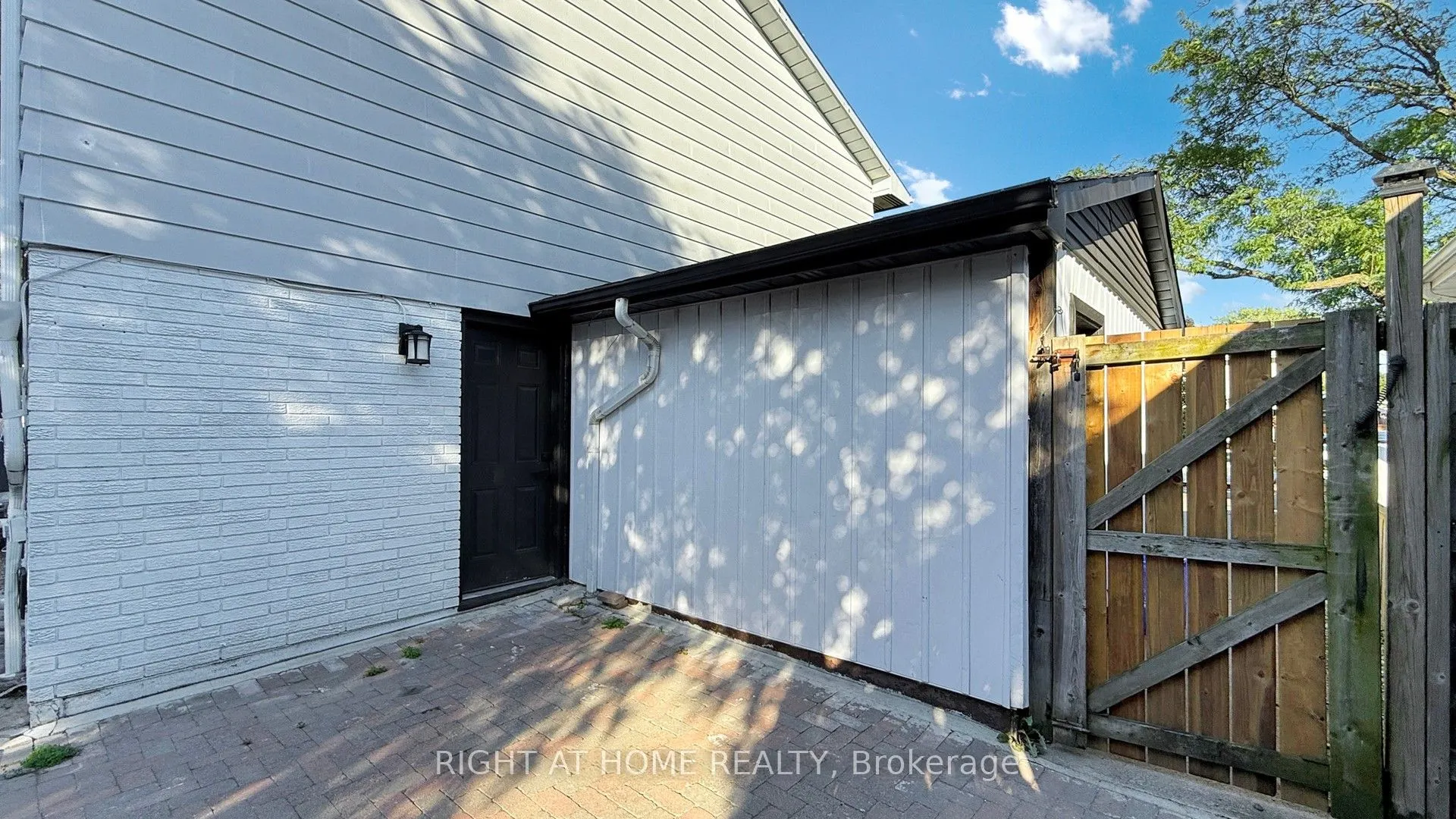 77 Elford Crescent