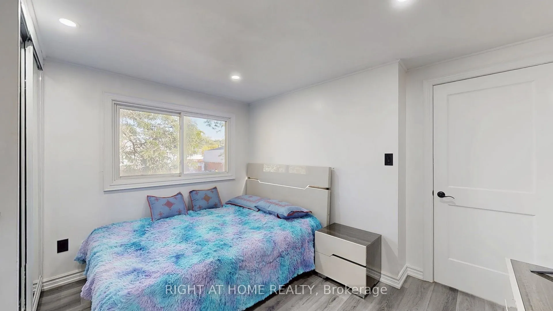 77 Elford Crescent