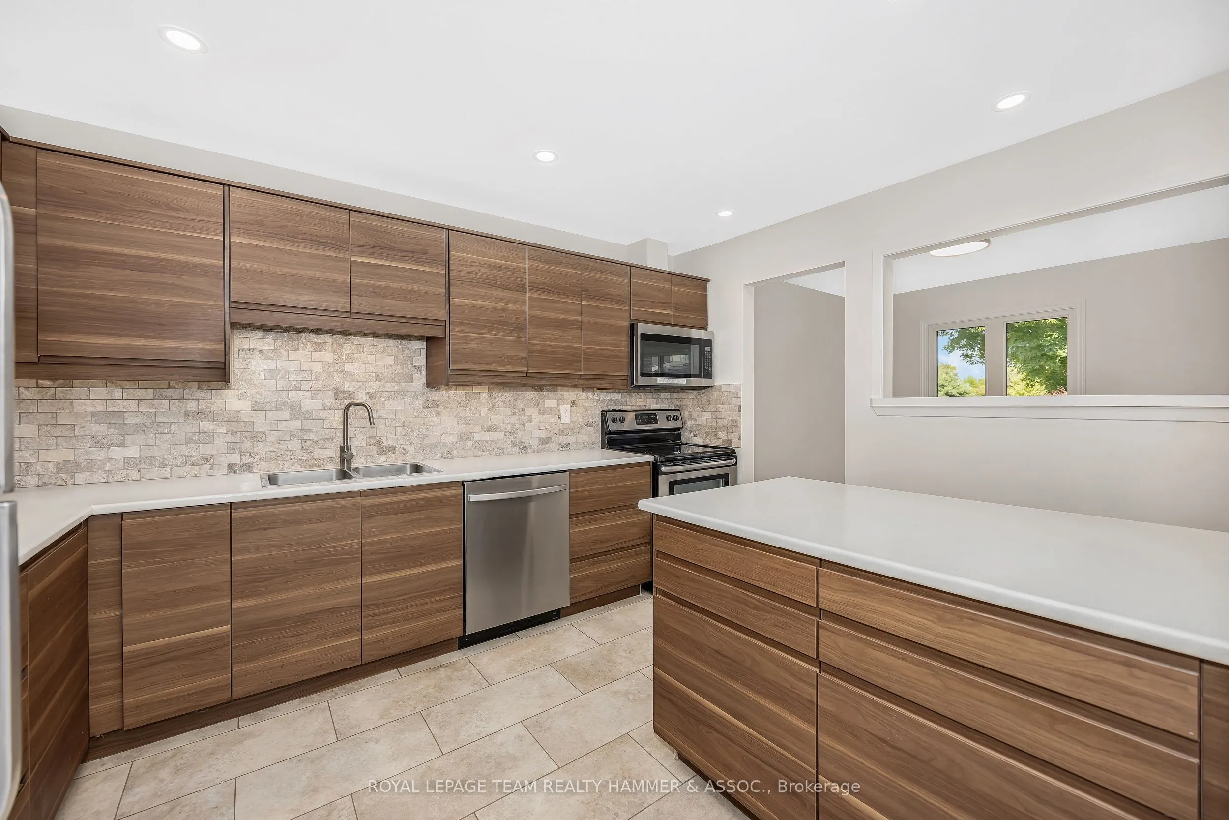 8 Chisholm Court