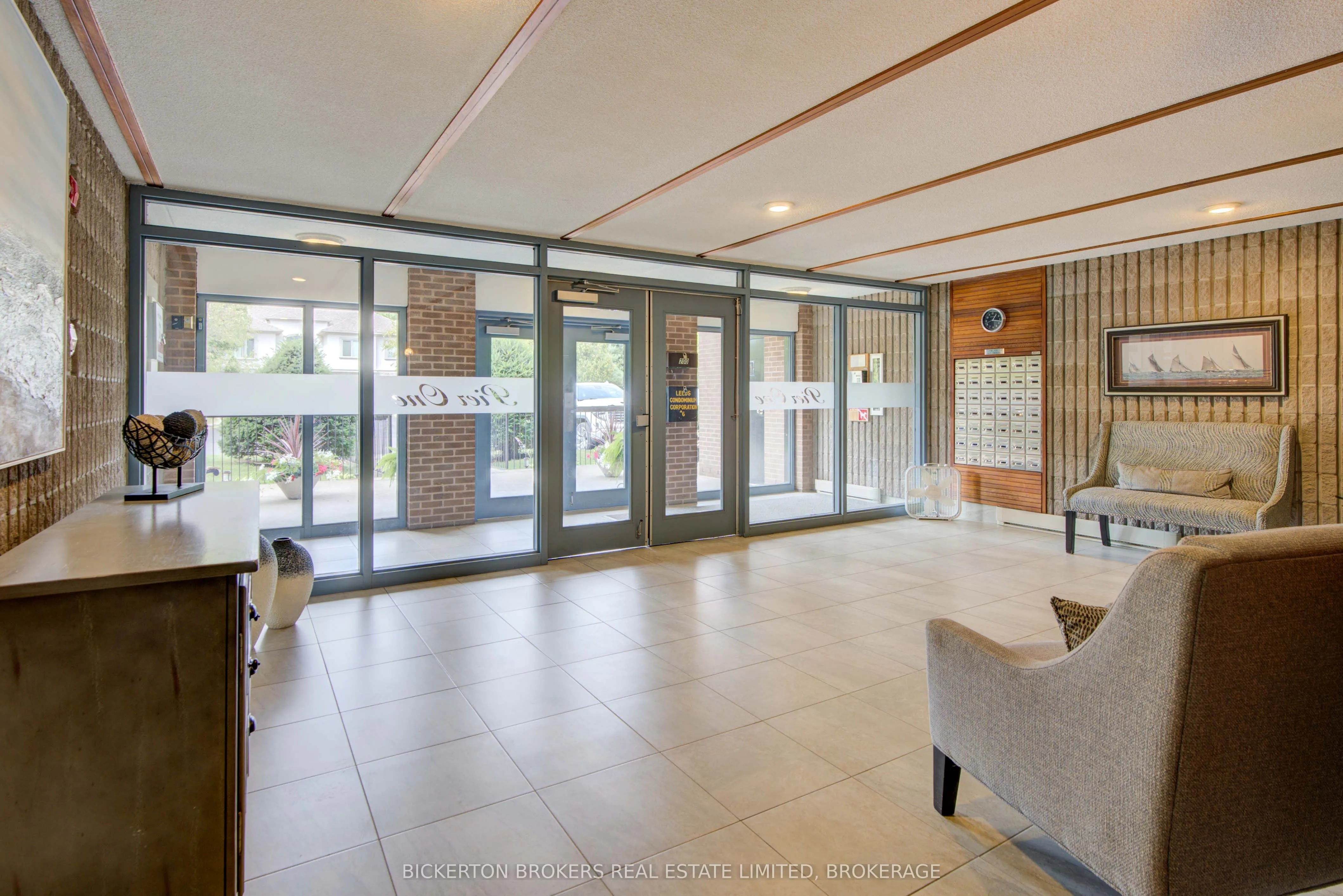 610 William Street S, #301