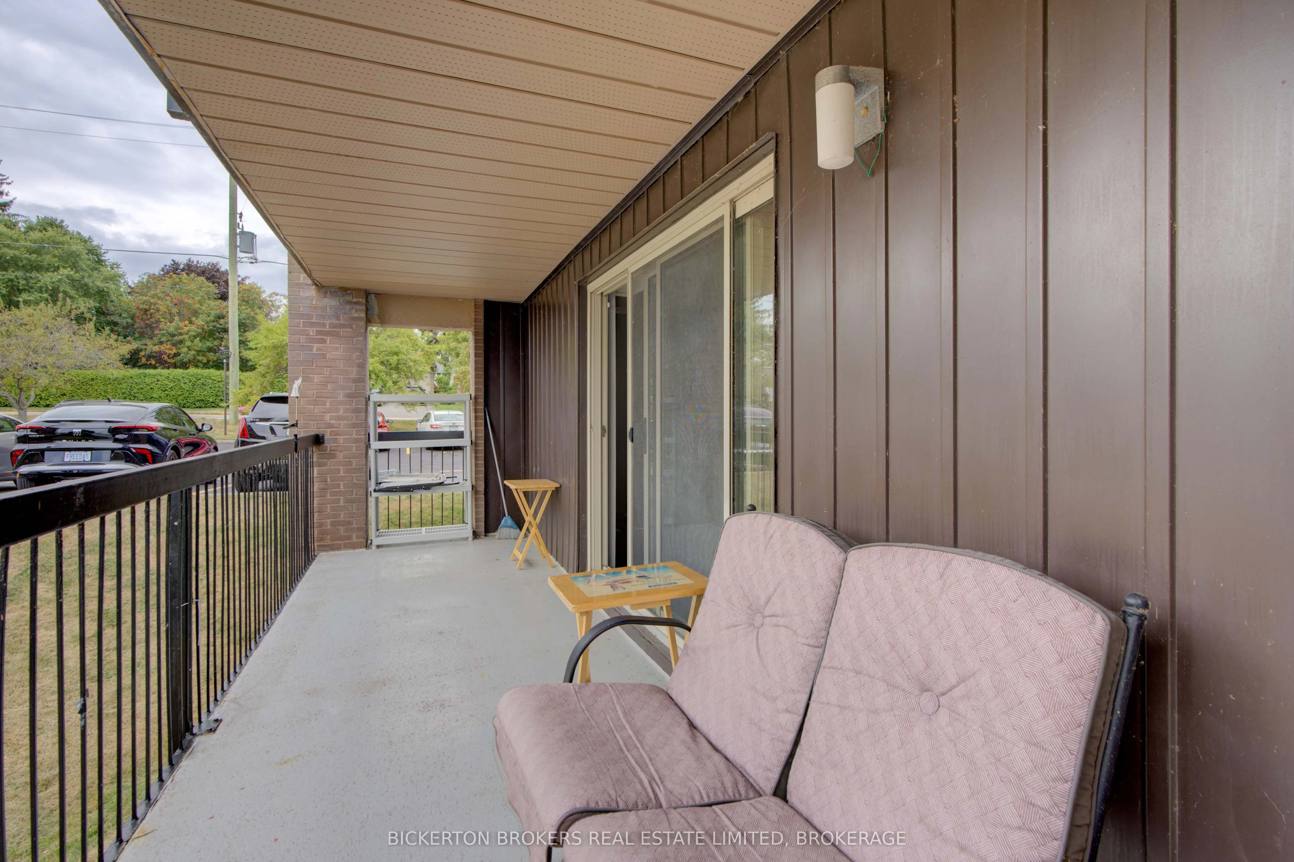 610 William Street S, #301