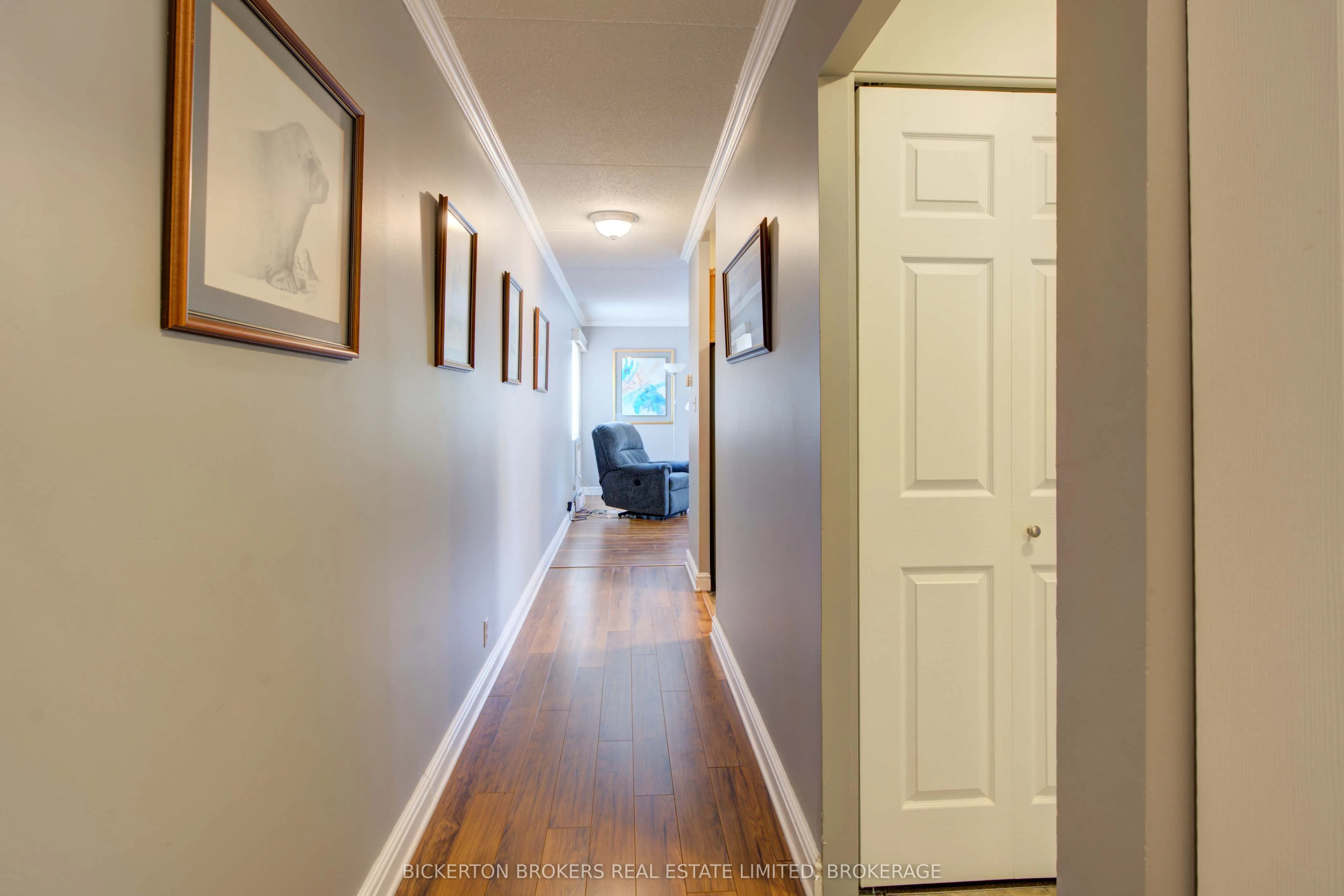 610 William Street S, #301