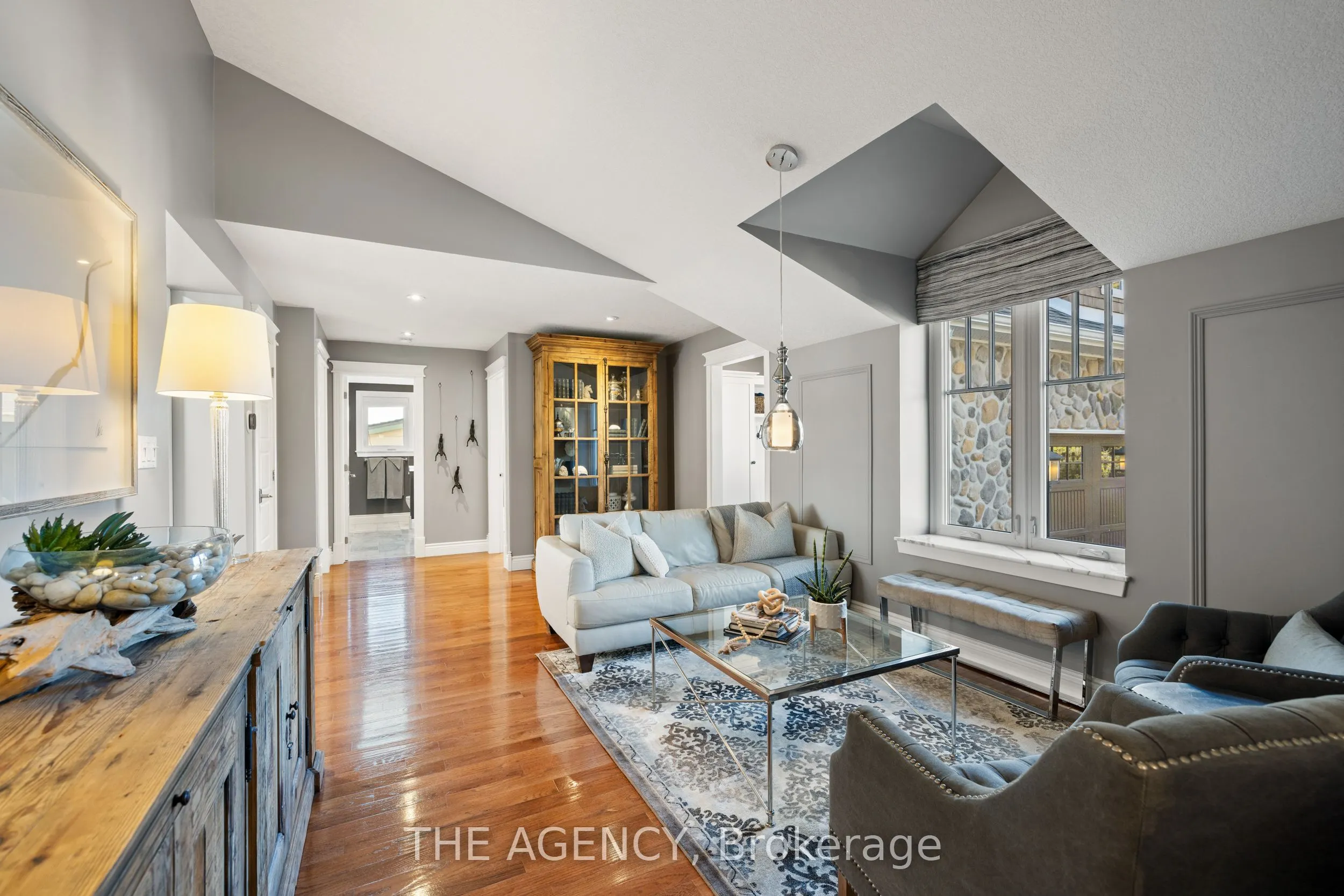 9 Lake Avenue E
