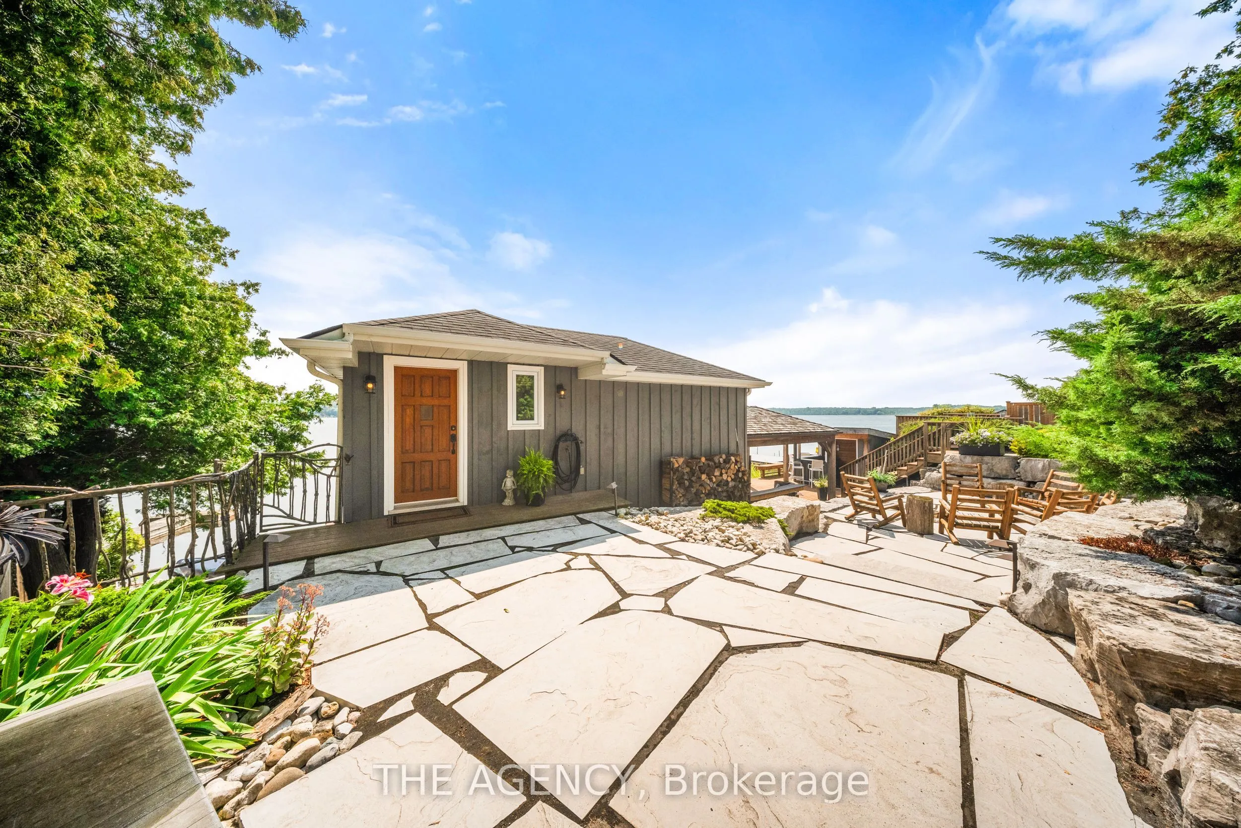 9 Lake Avenue E