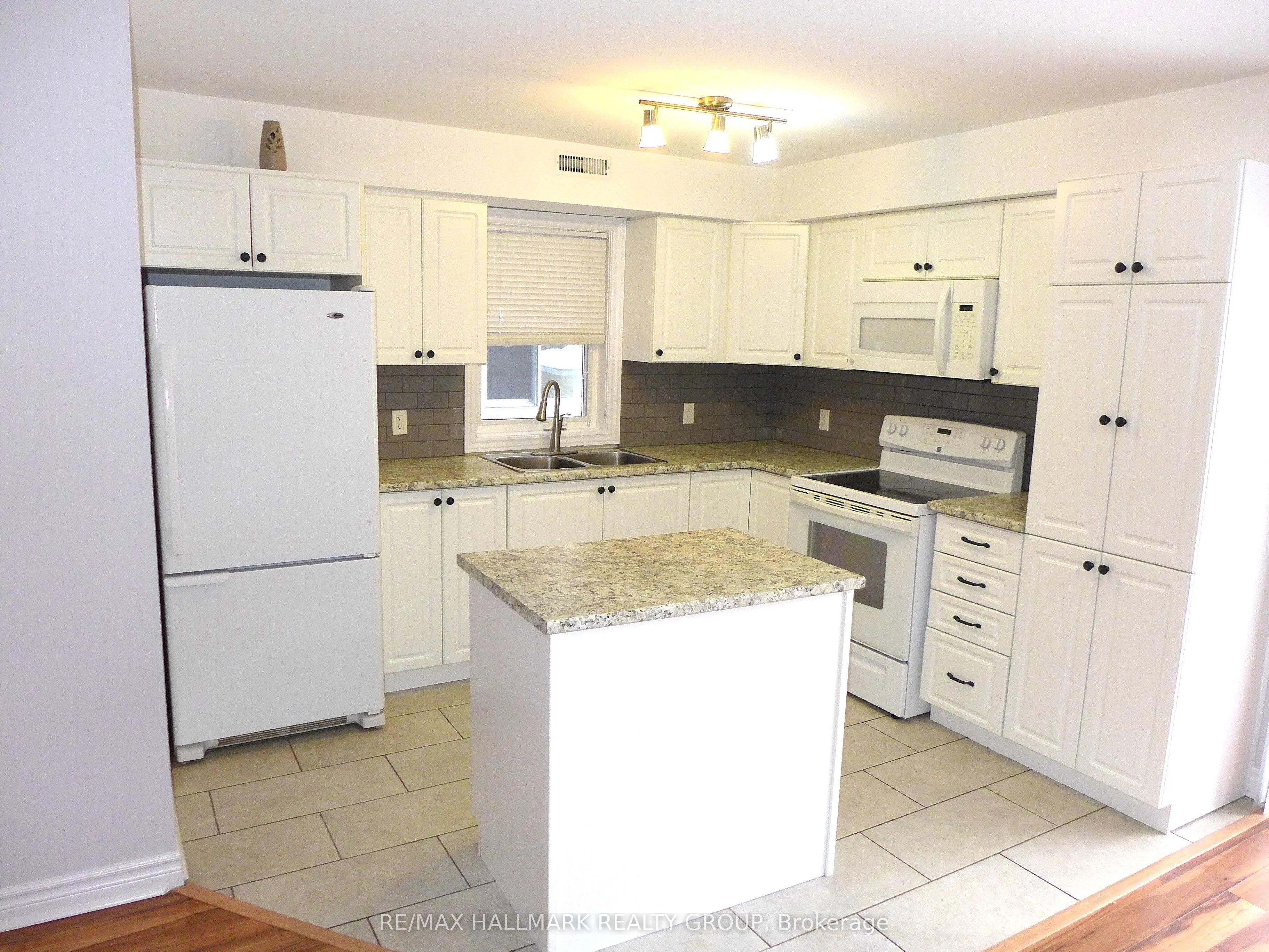 216 Carillon Street, #2