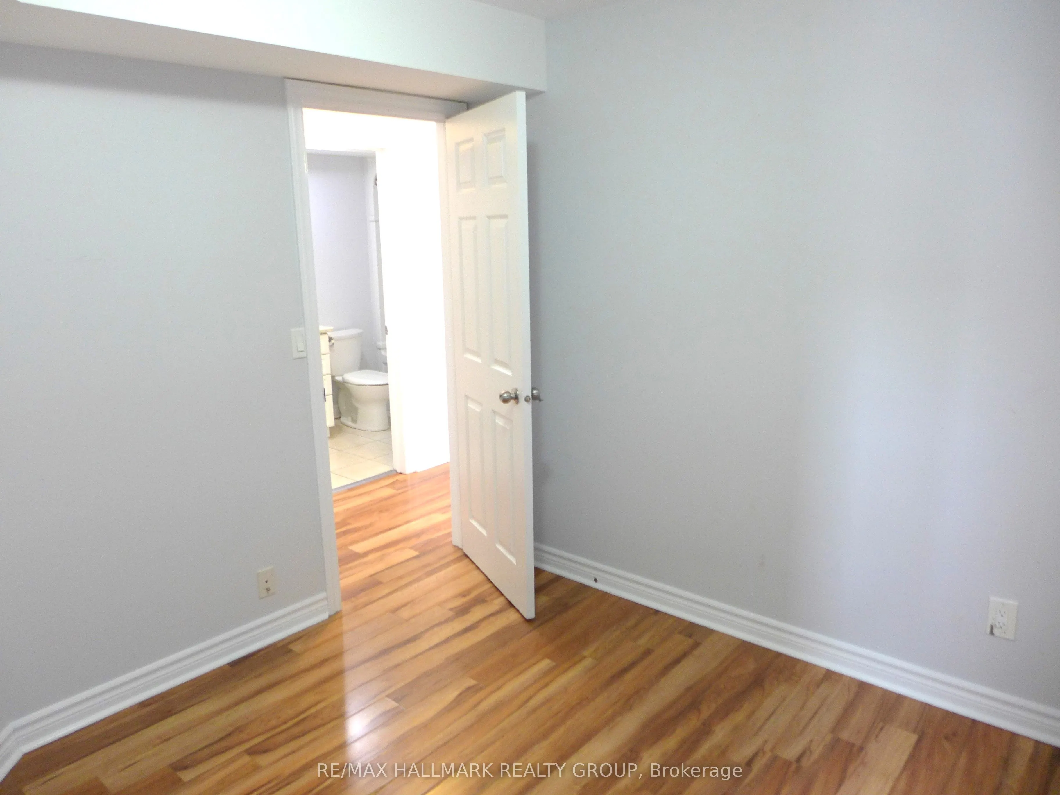 216 Carillon Street, #2