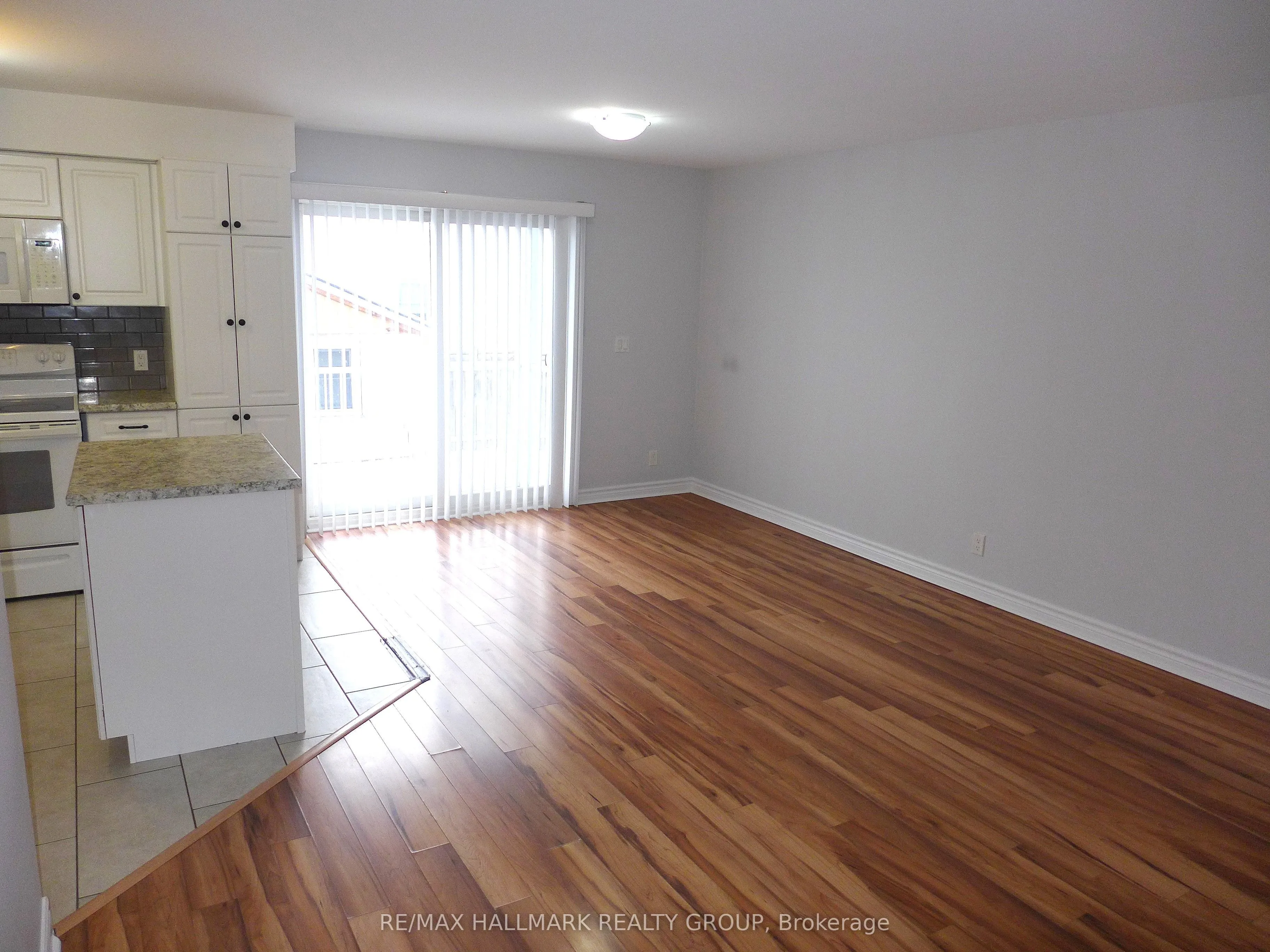 216 Carillon Street, #2