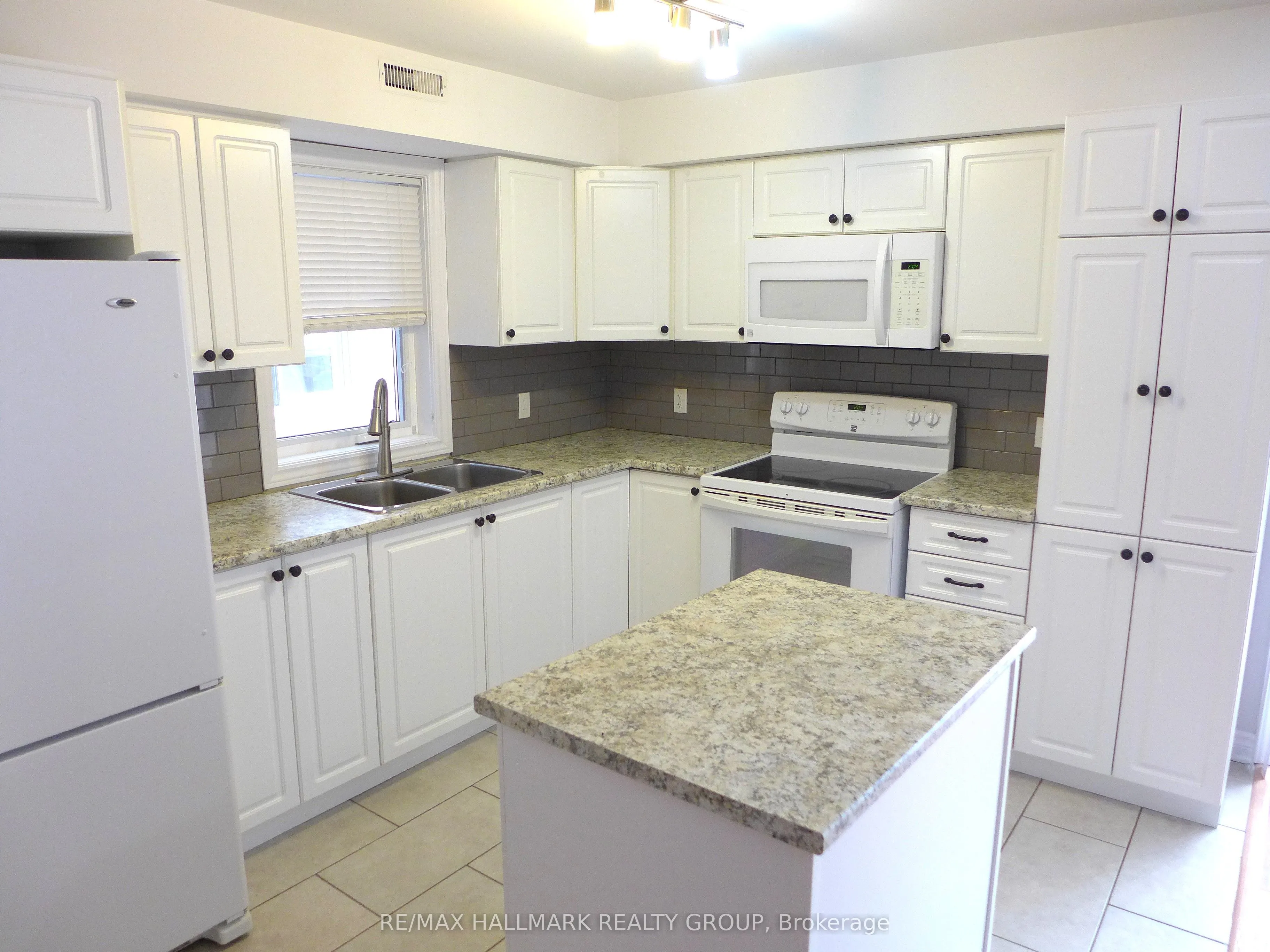216 Carillon Street, #2