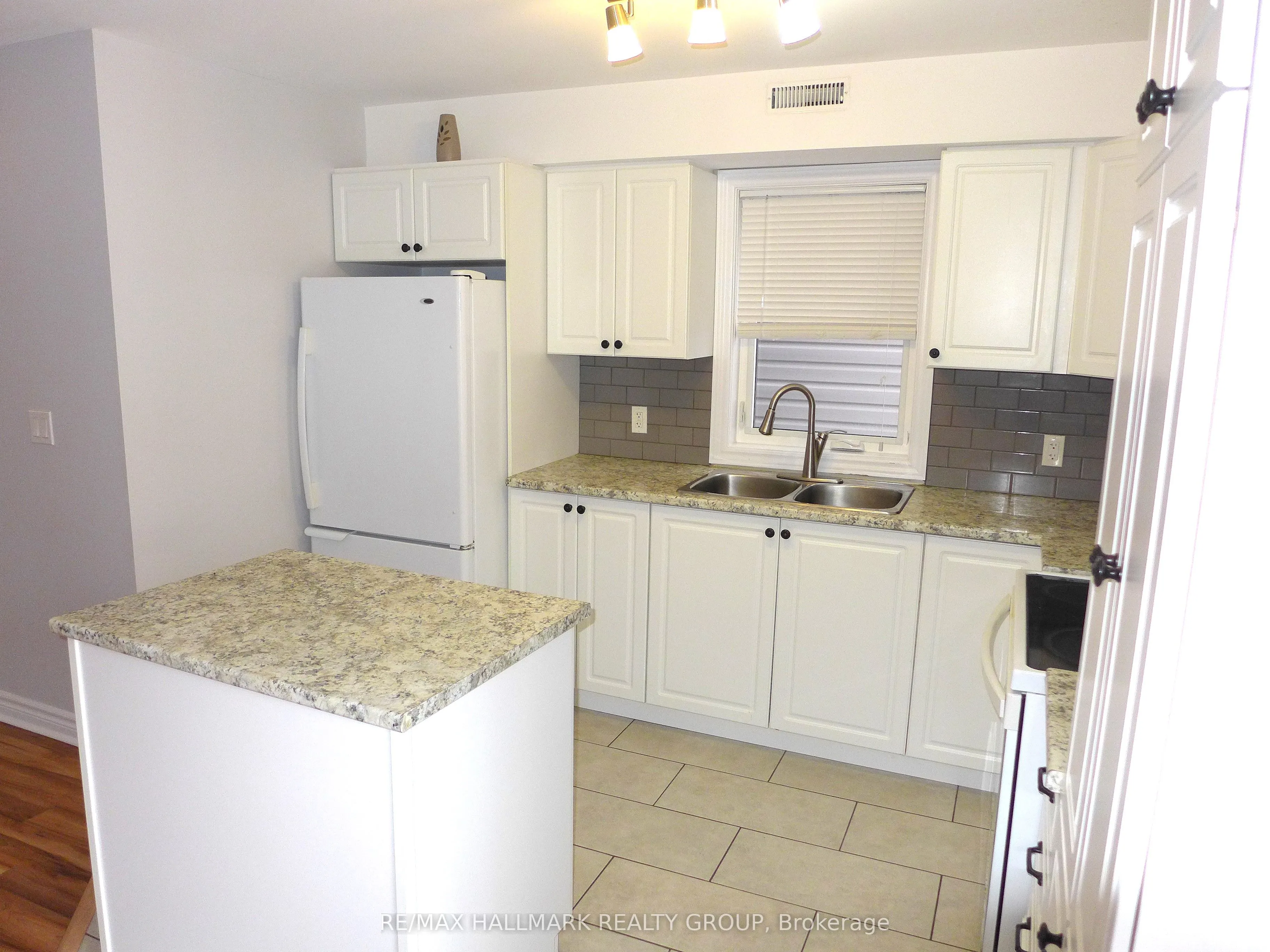 216 Carillon Street, #2