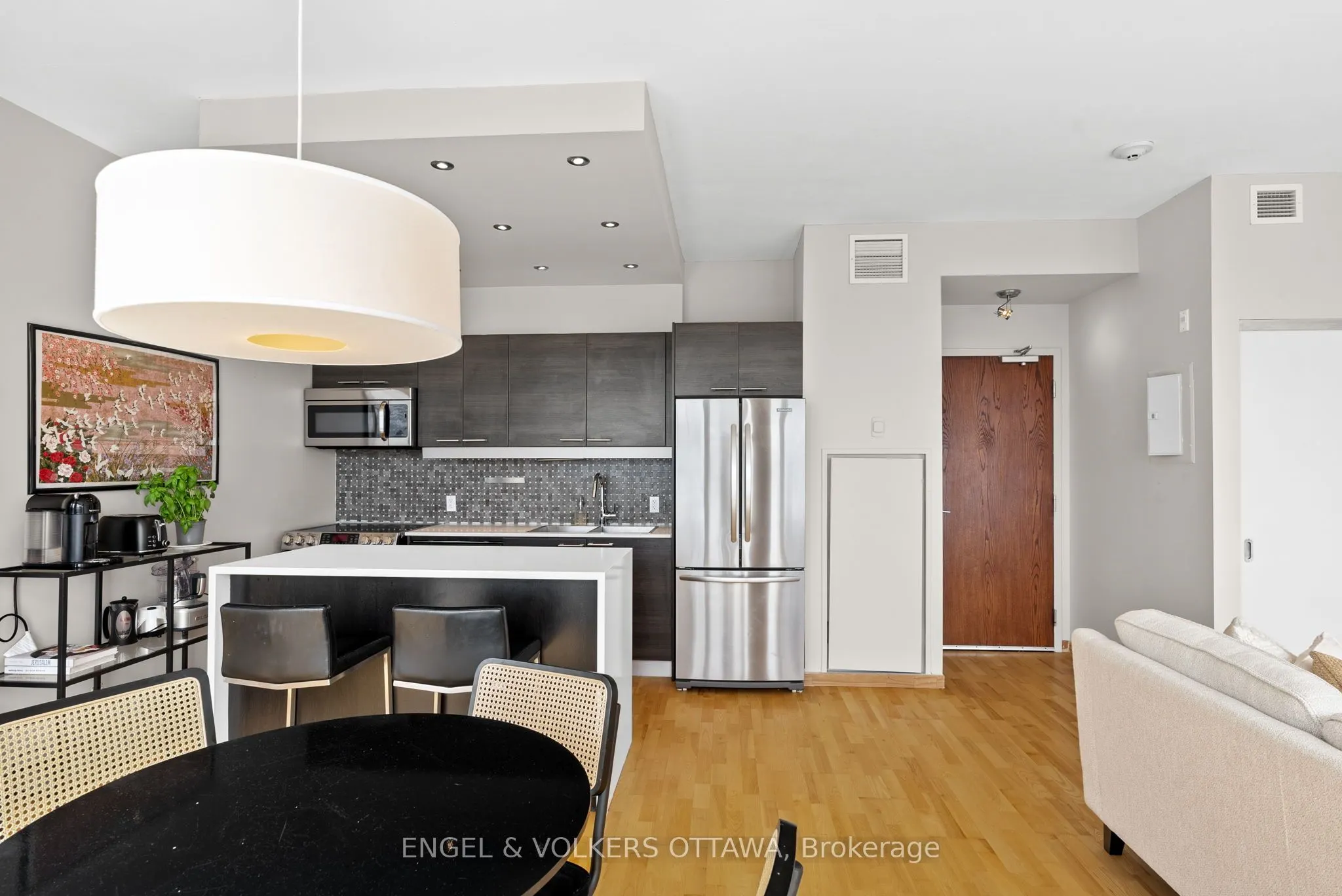 349 Mcleod Street, #823