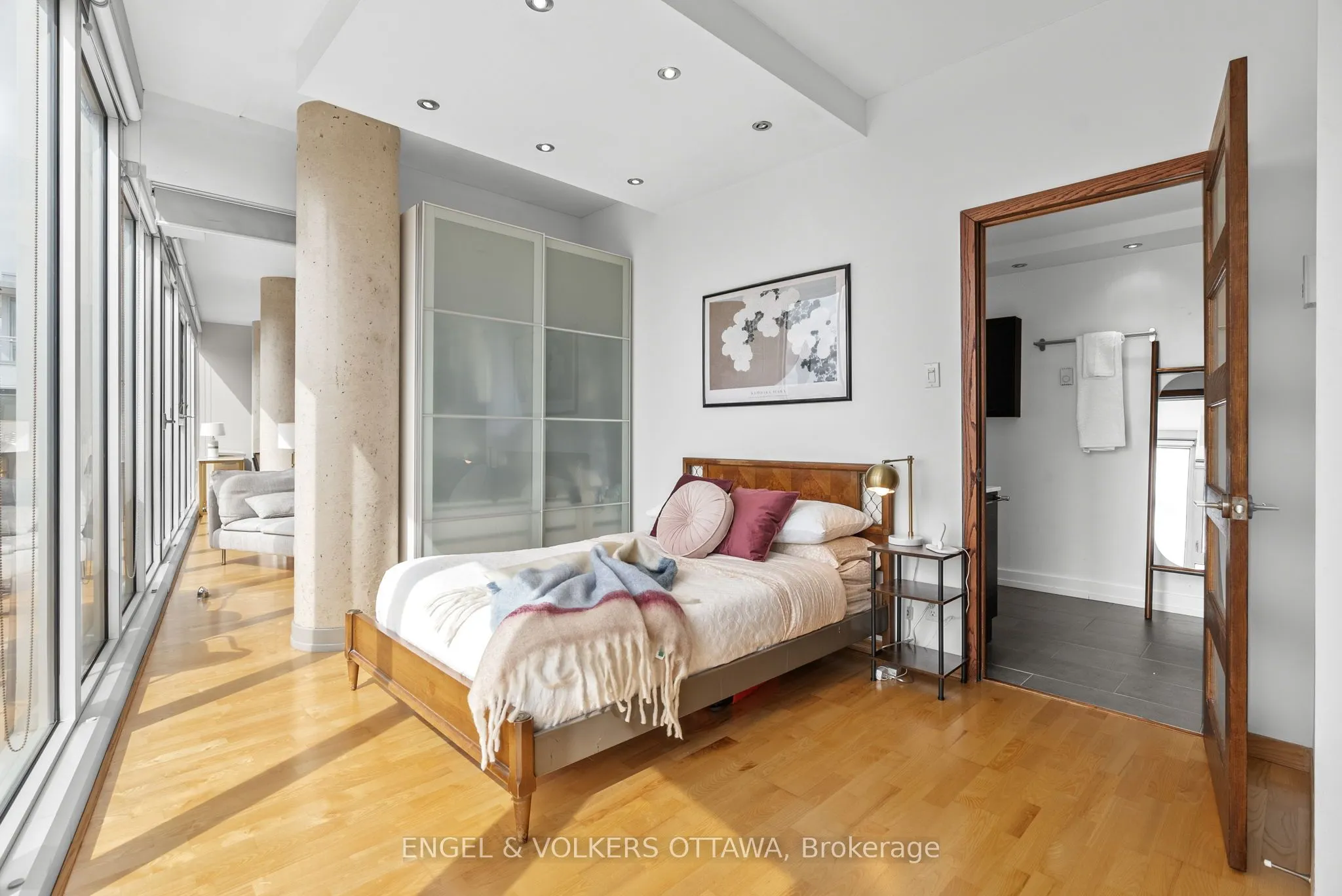 349 Mcleod Street, #823