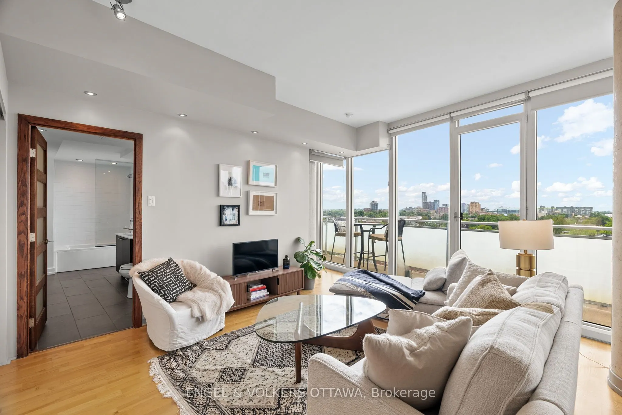 349 Mcleod Street, #823