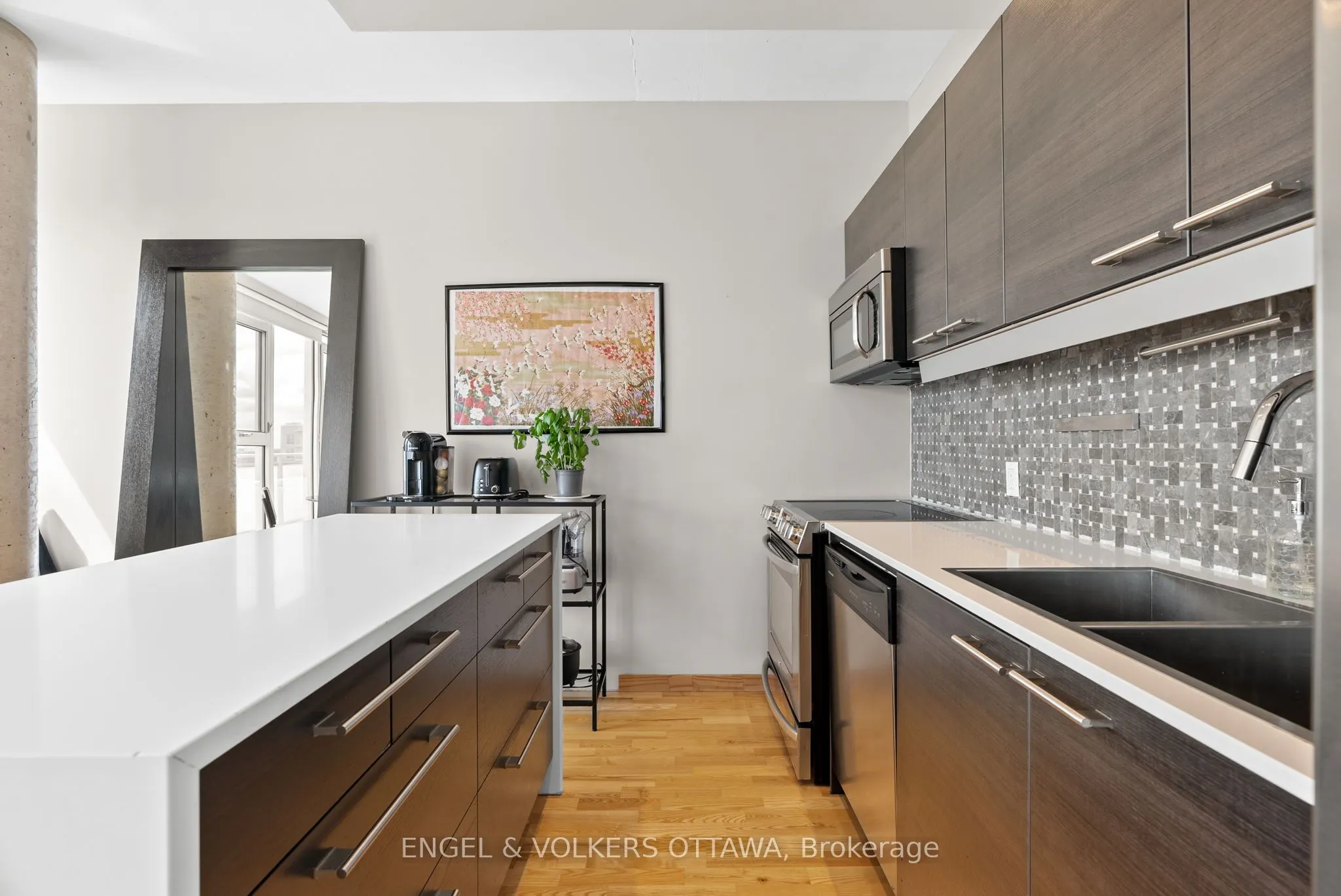349 Mcleod Street, #823